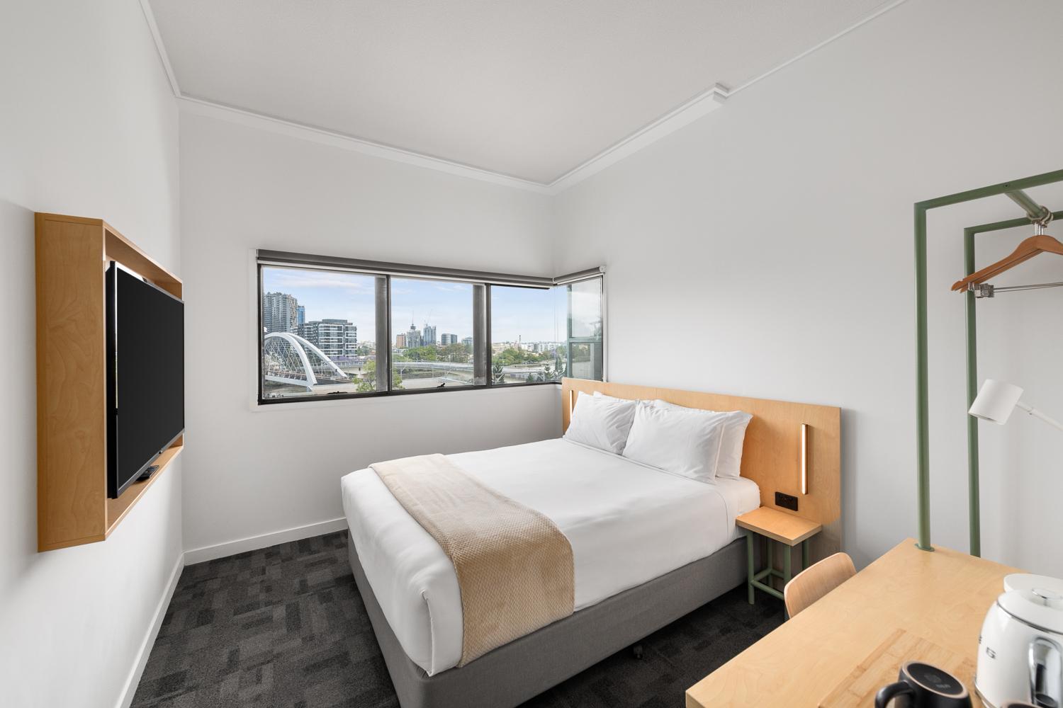 Queen River View with Ensuite