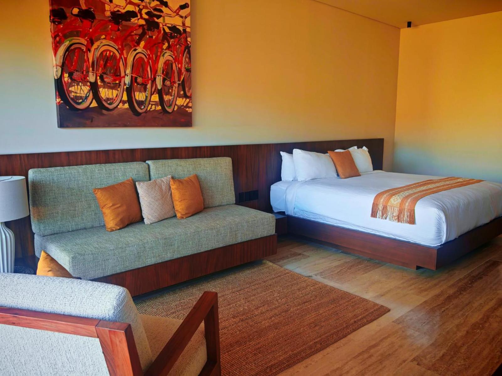 Deluxe King Suite photo 2