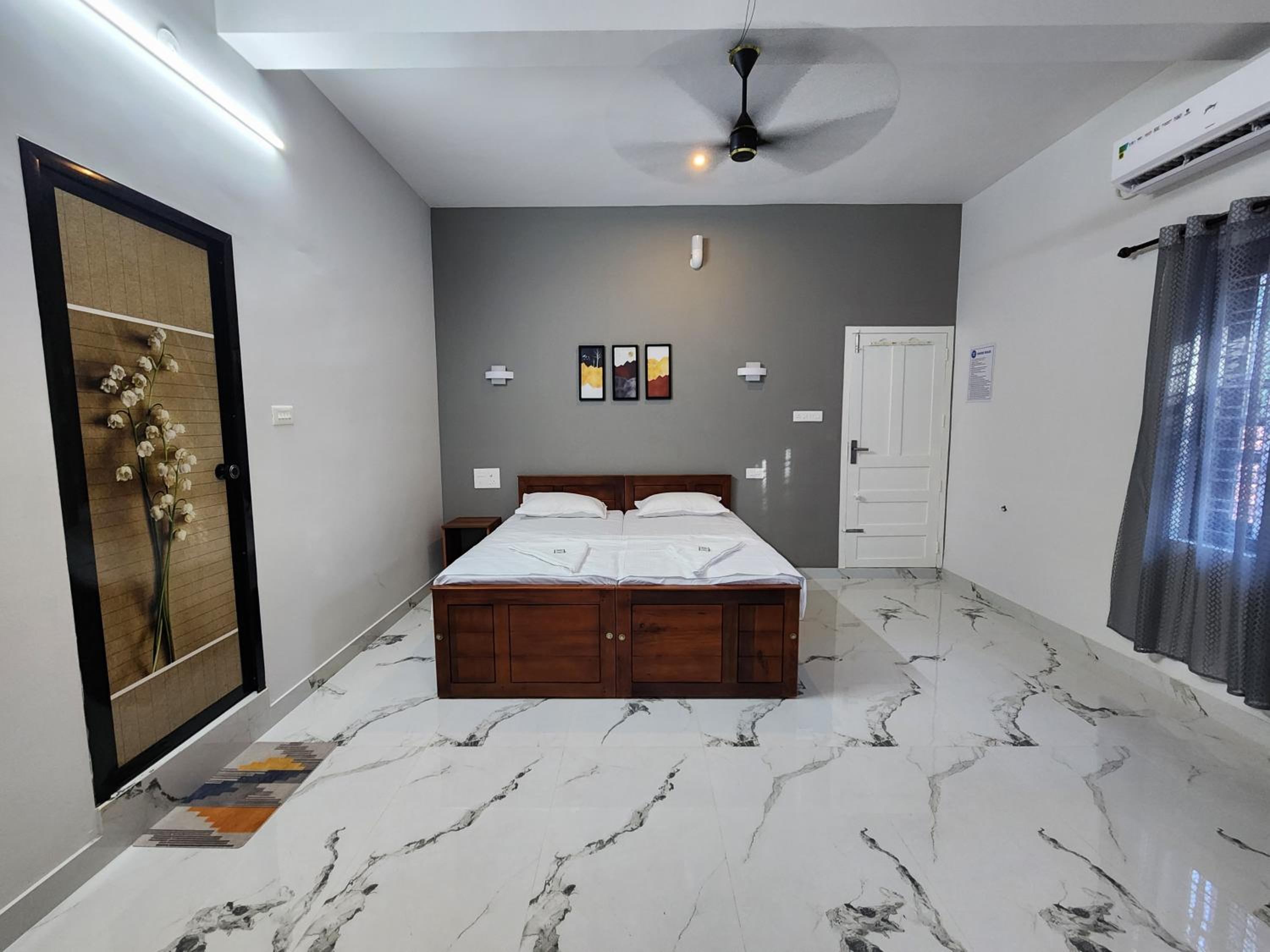 Double Room with Balcony photo 2