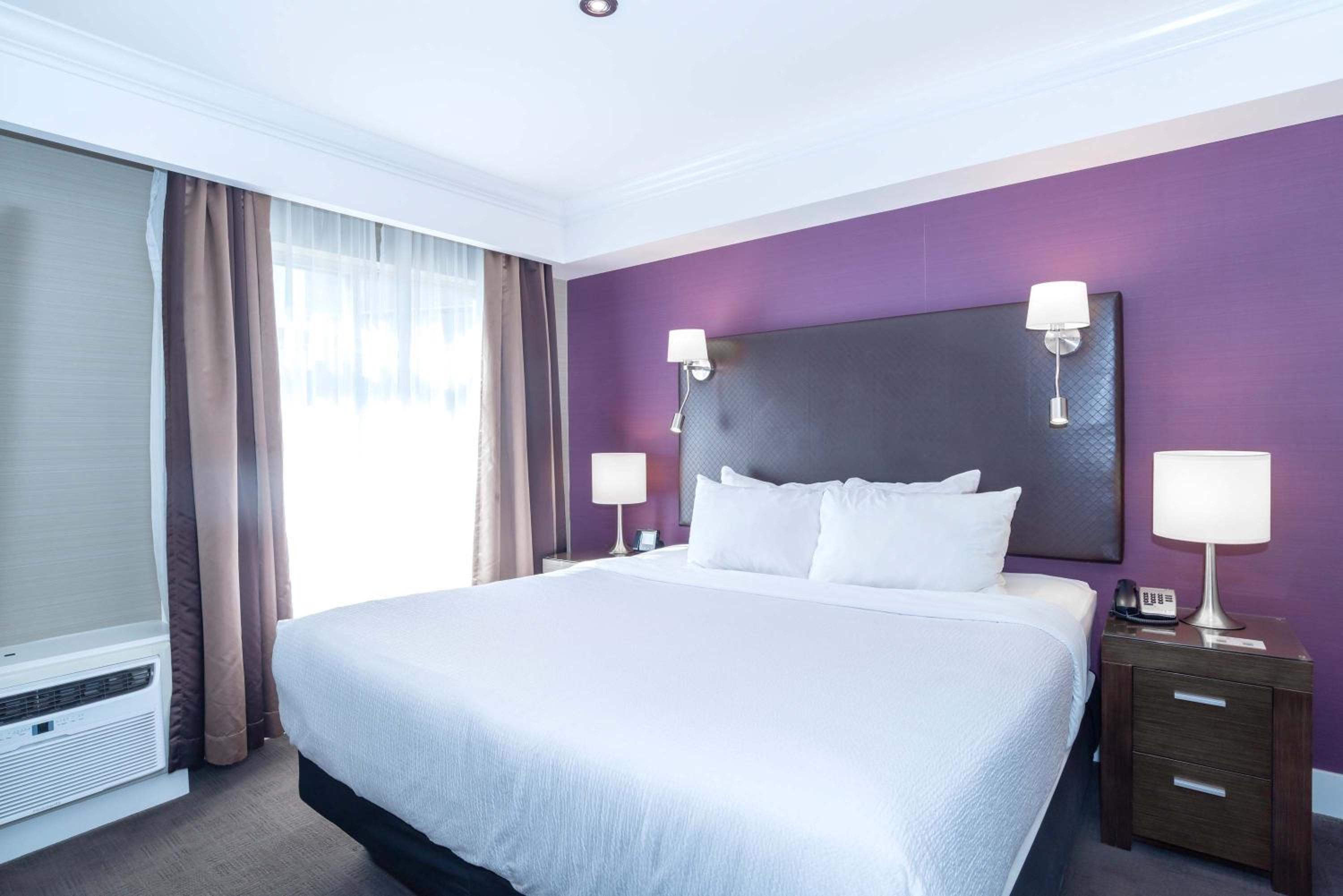 Standard Suite, 1 King Bed, Kitchen, City View photo 1