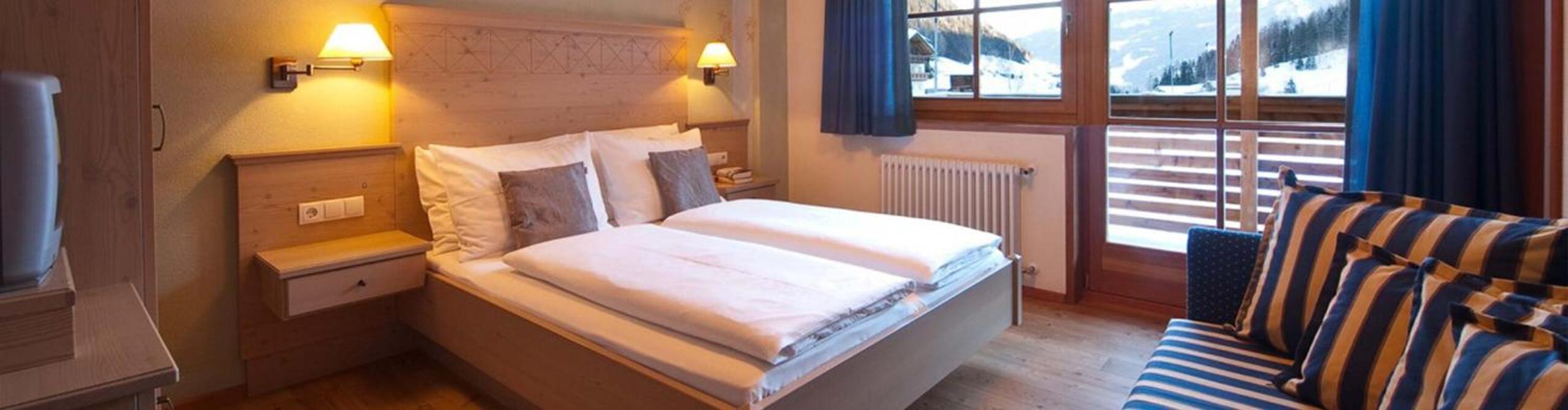 Double Room With Balcony (2 Adults + 1 Child) photo 1