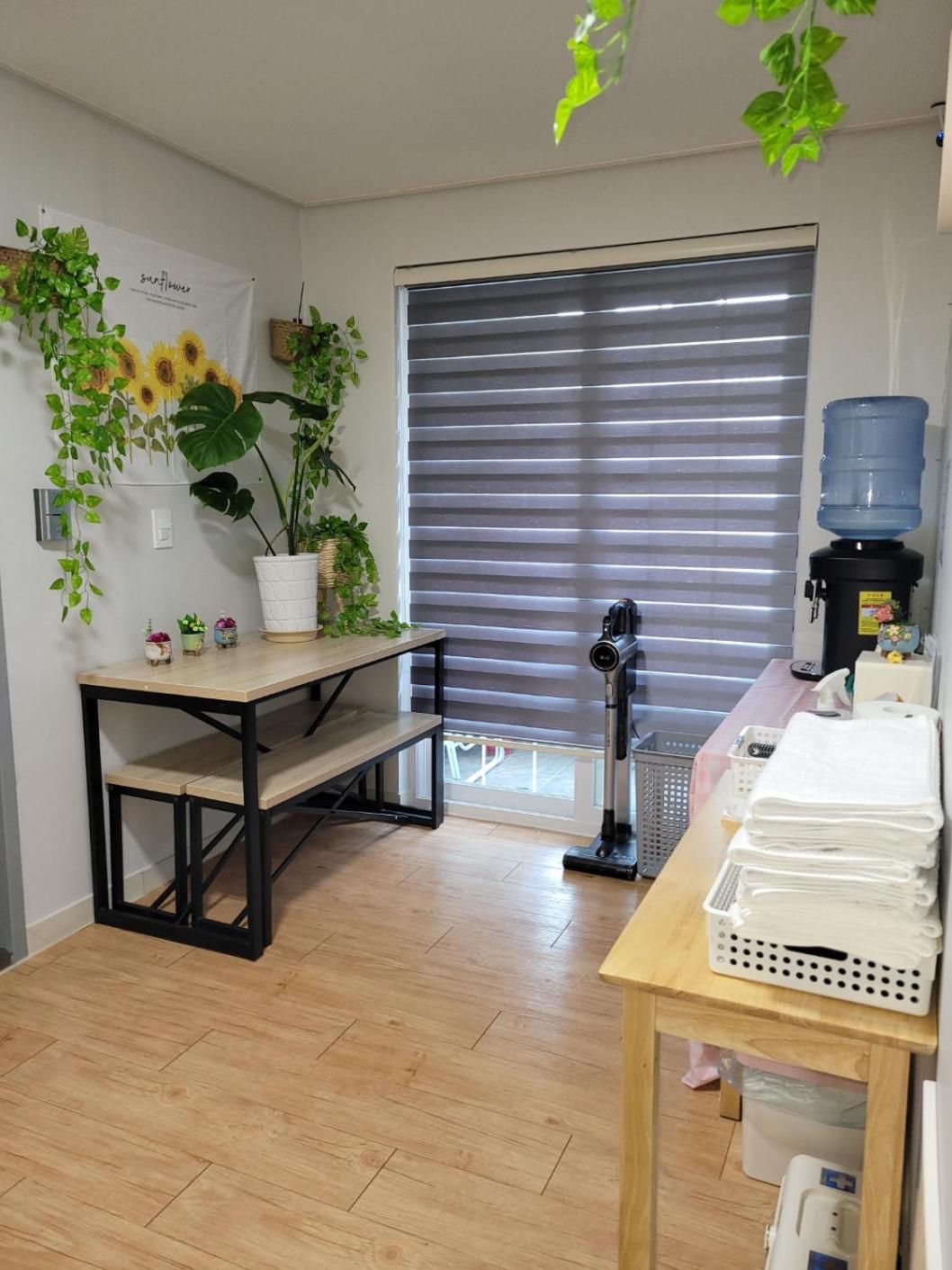 Twin Room with Private Bathroom - Photo 5