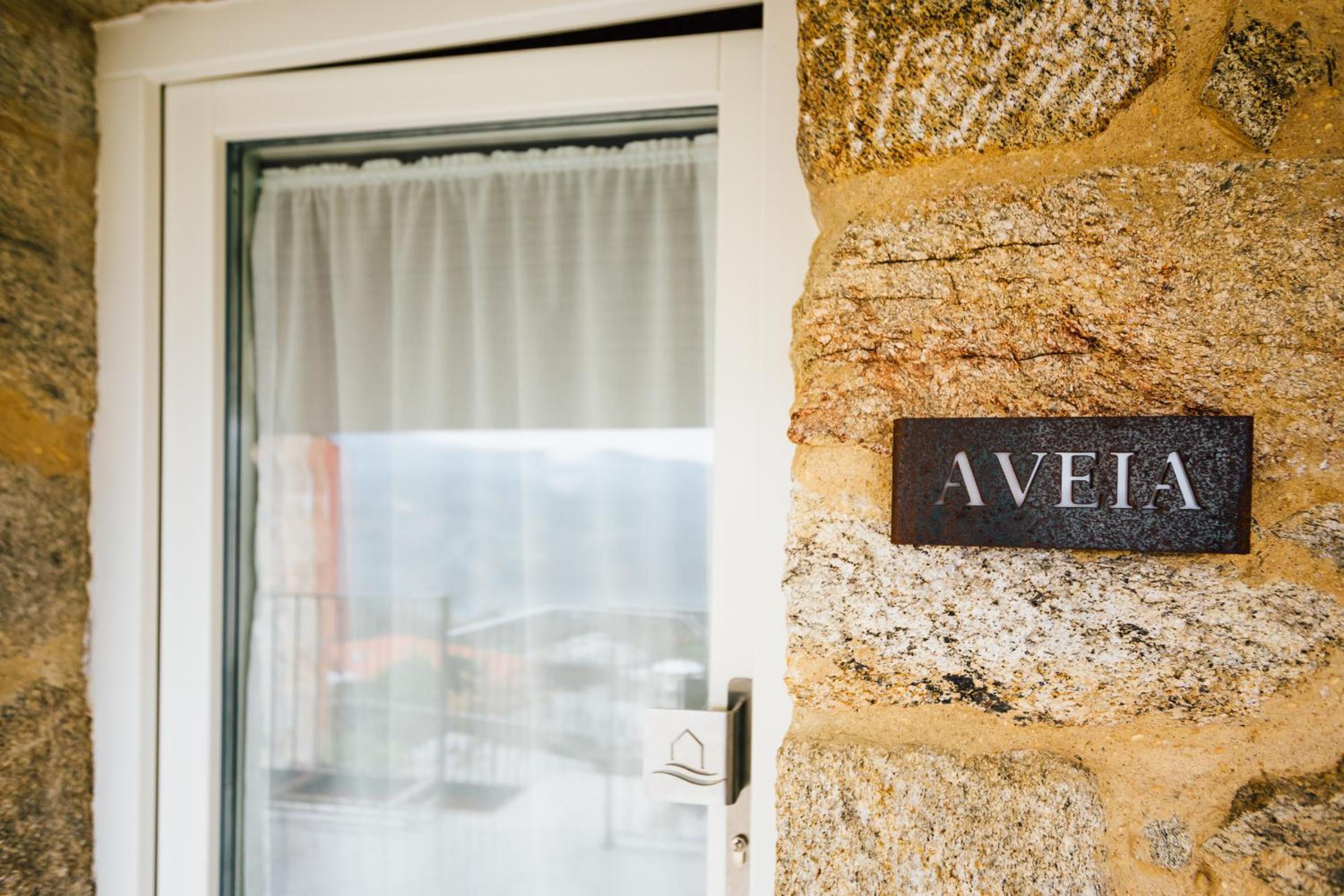 Apartment with Lake View - Photo 3