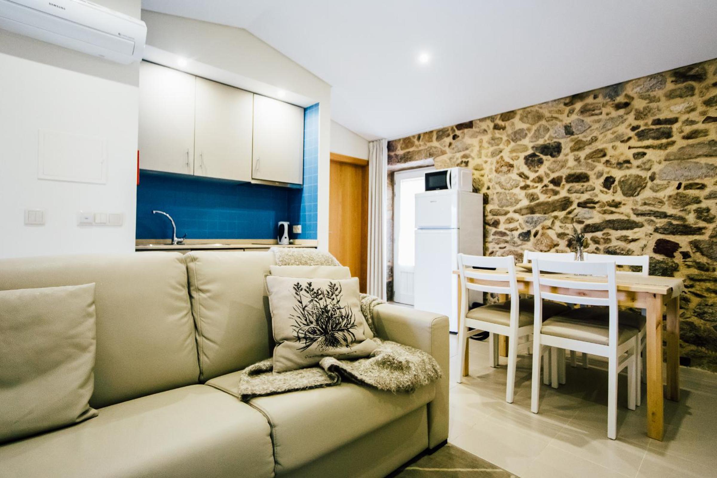 Apartment with Lake View - Photo 24