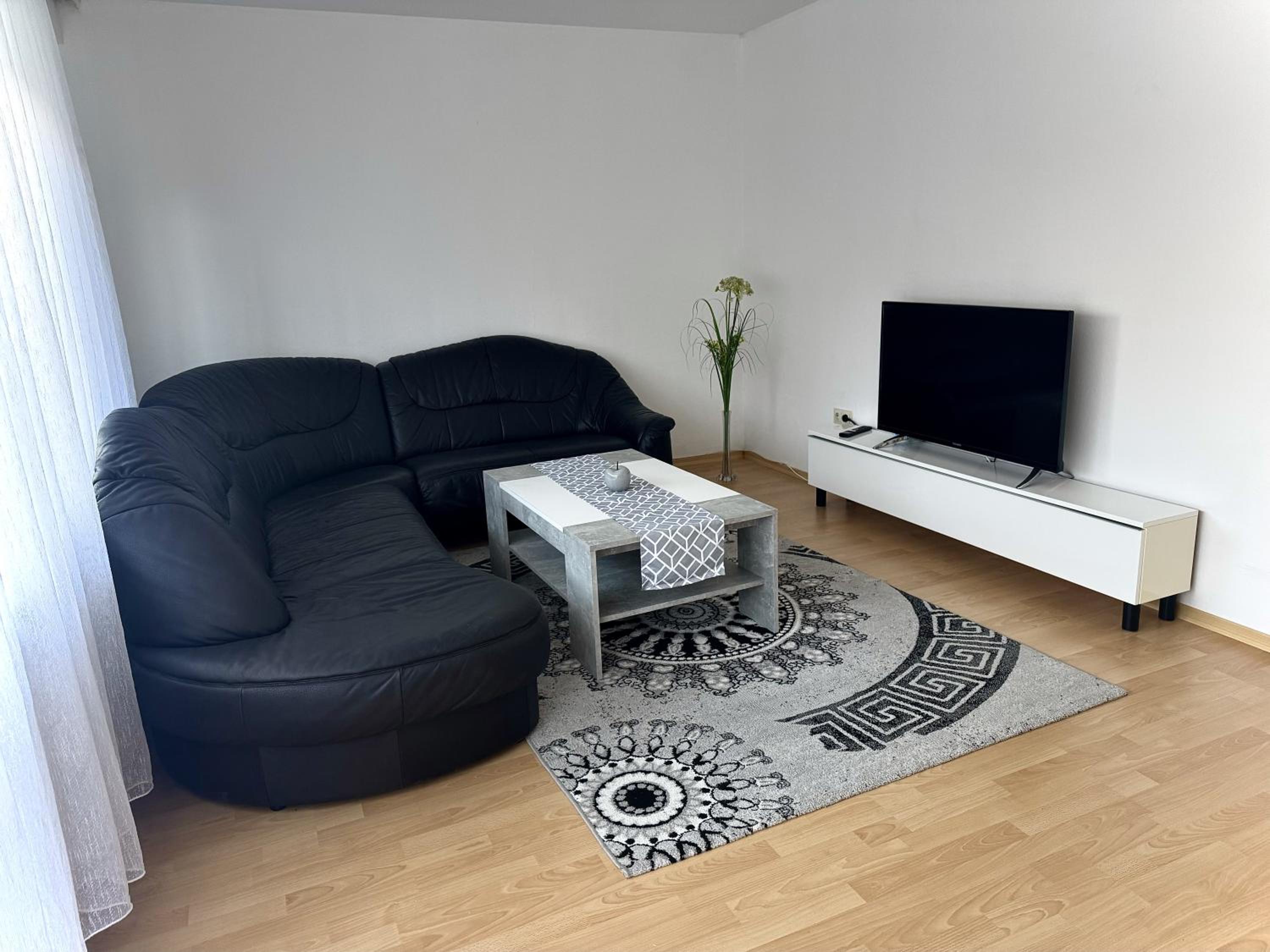 One-Bedroom Apartment photo 1
