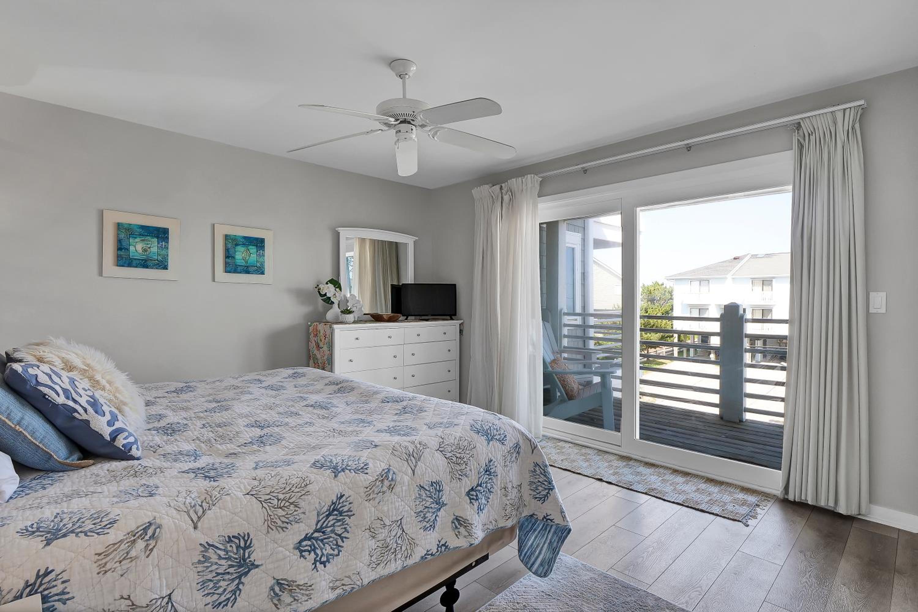 King Suite with Ocean View photo 2
