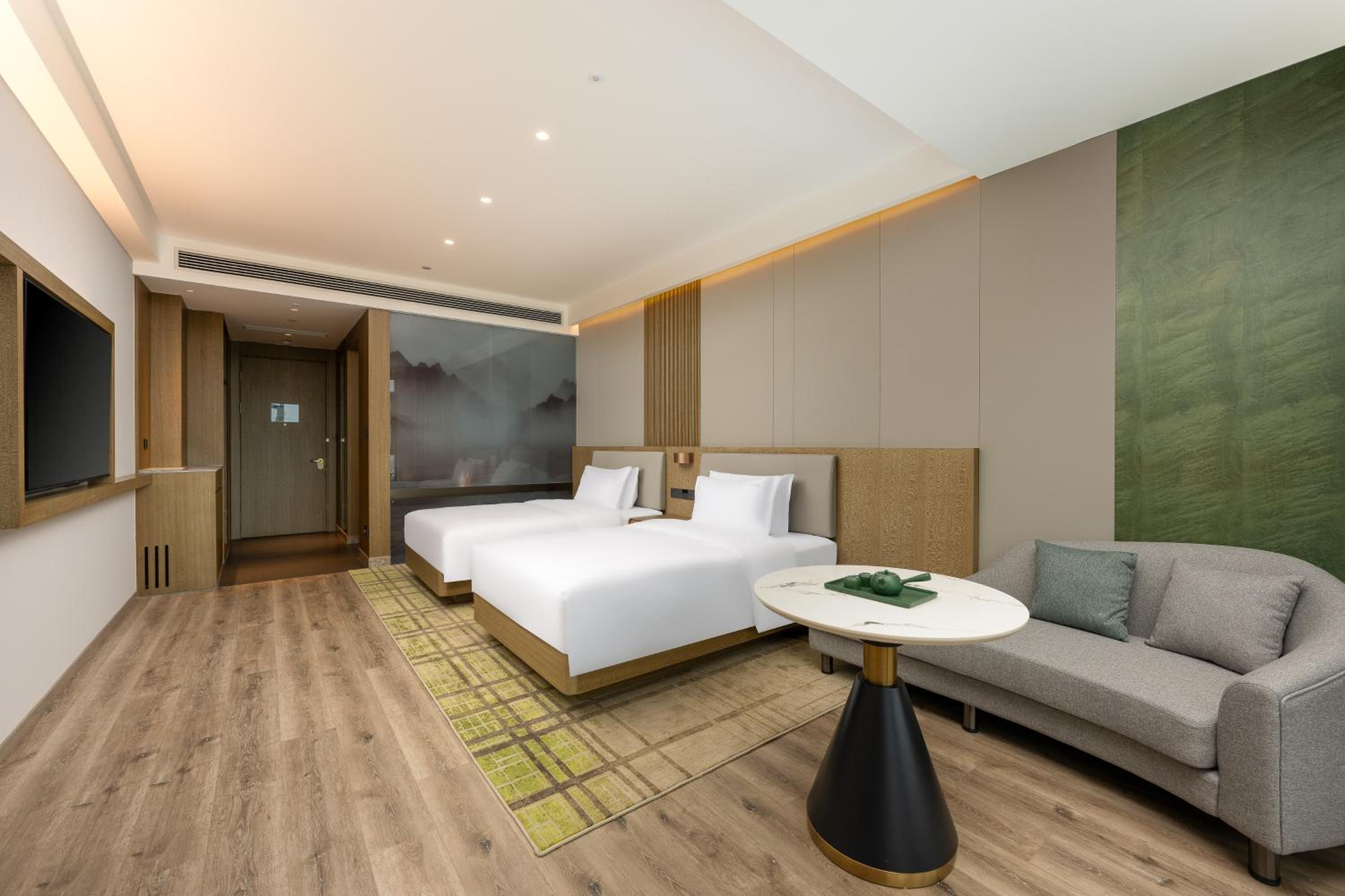 Premium Double Room with Two Double Beds and Mountain Ksitigarbha Bodhisattva View photo 3