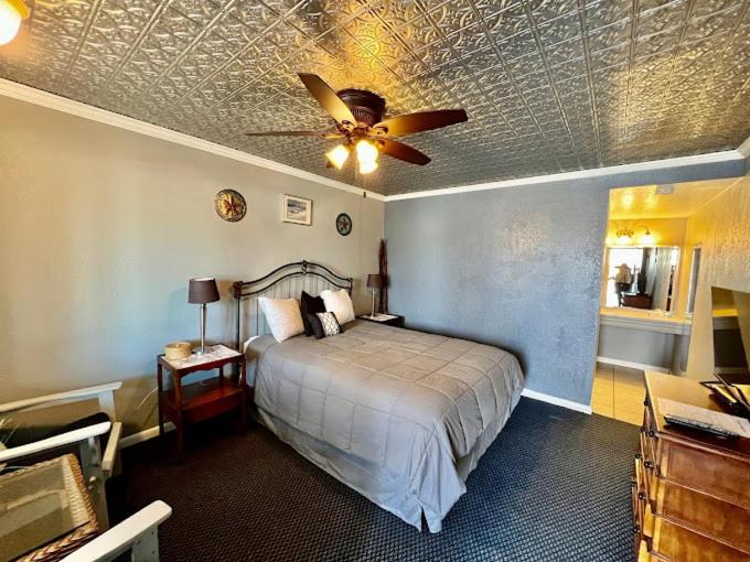 Budget Double Room photo 2