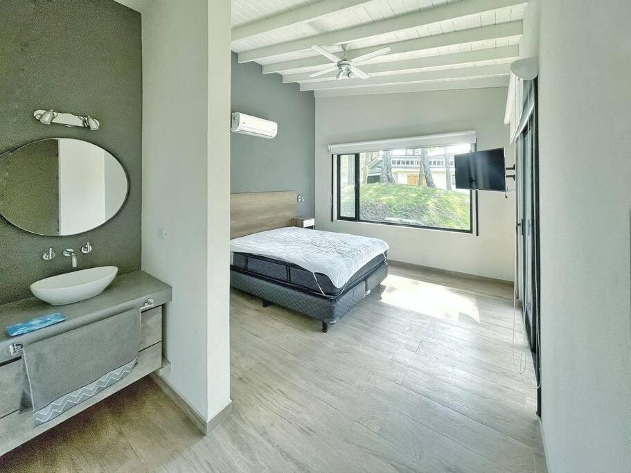 Three-Bedroom Home photo 3