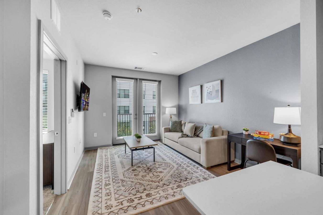 Apartment photo 1