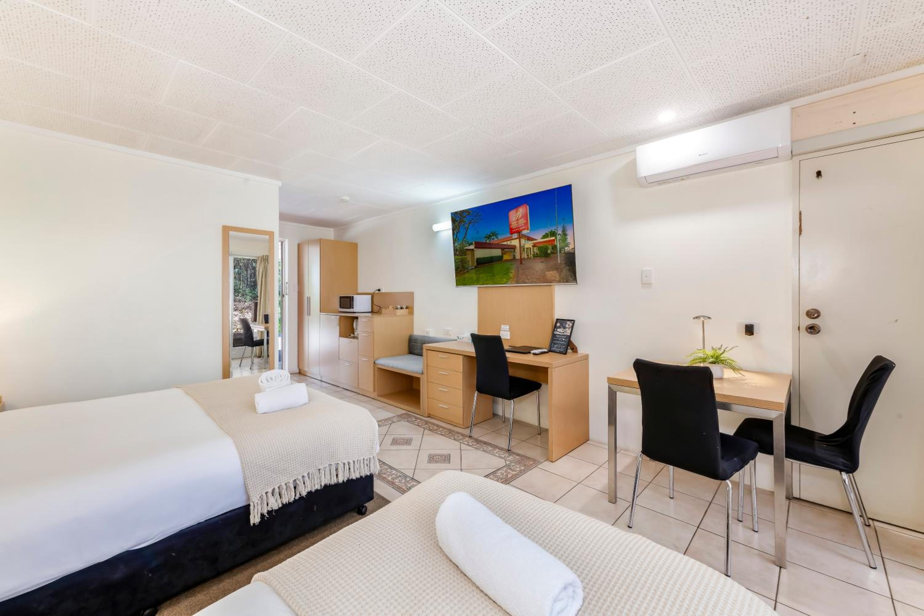 Deluxe Twin Room - Photo 3