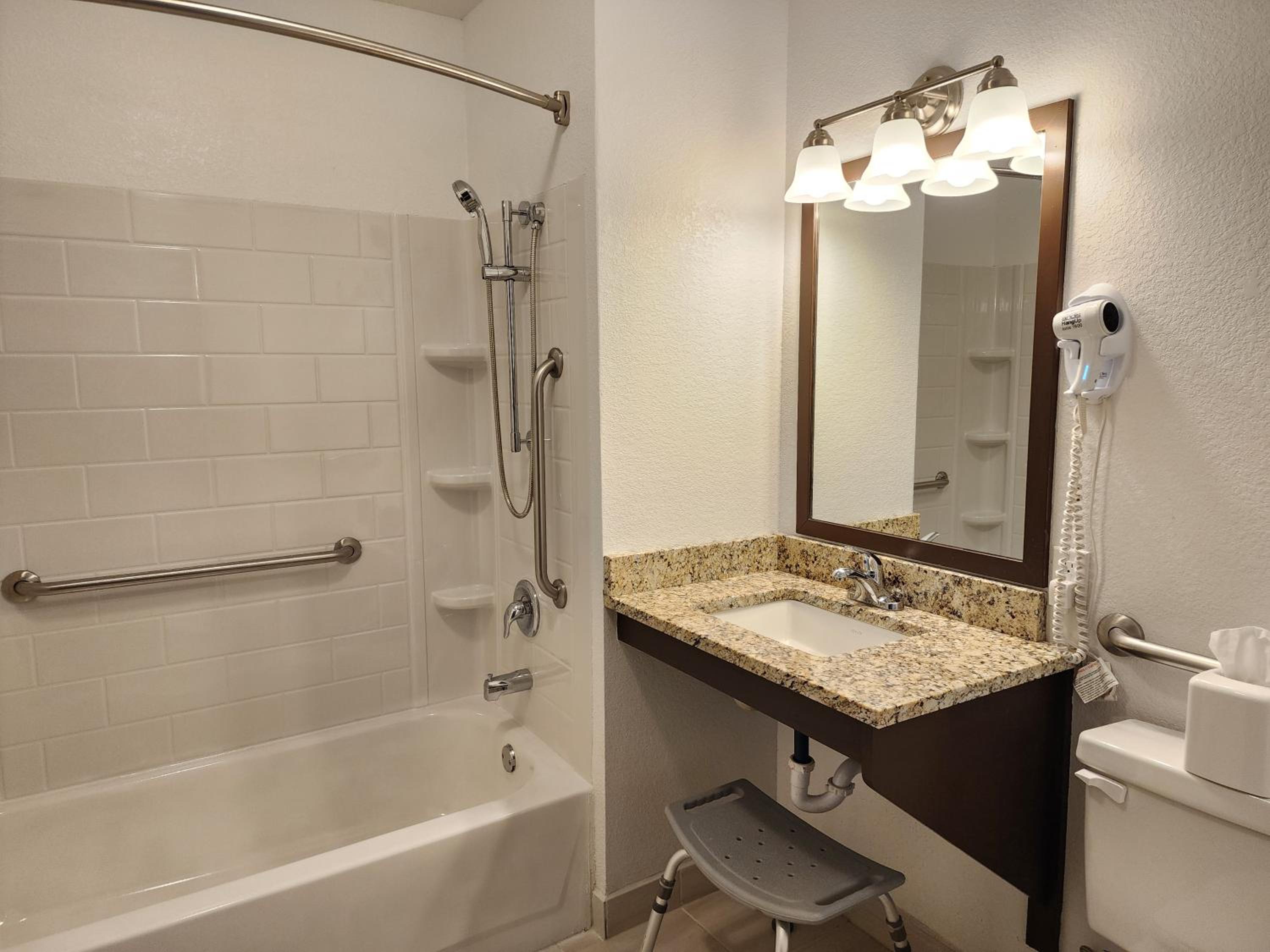 King Room - Disability Access/Non-Smoking - Photo 2