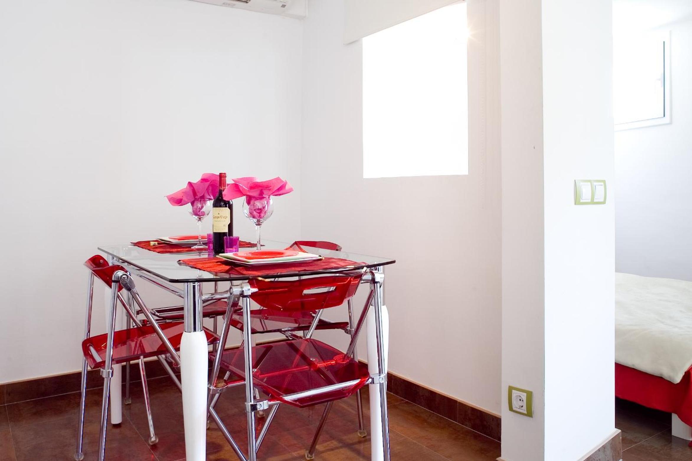 Apartment with Terrace thumbnail 6