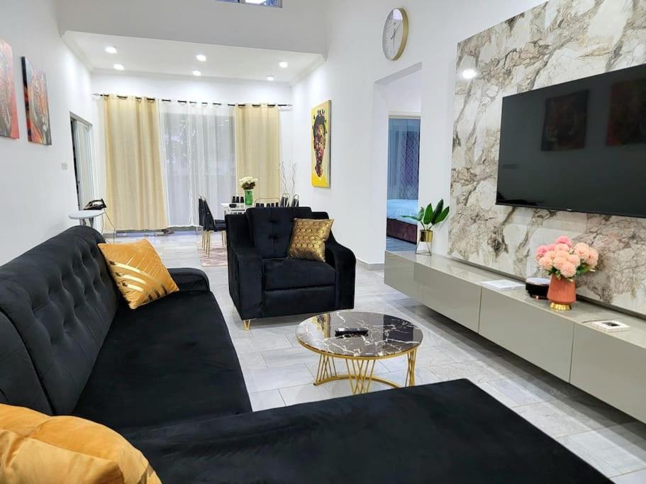 Three-Bedroom Villa photo 1