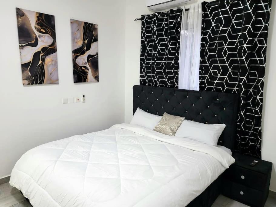 Three-Bedroom Villa photo 3