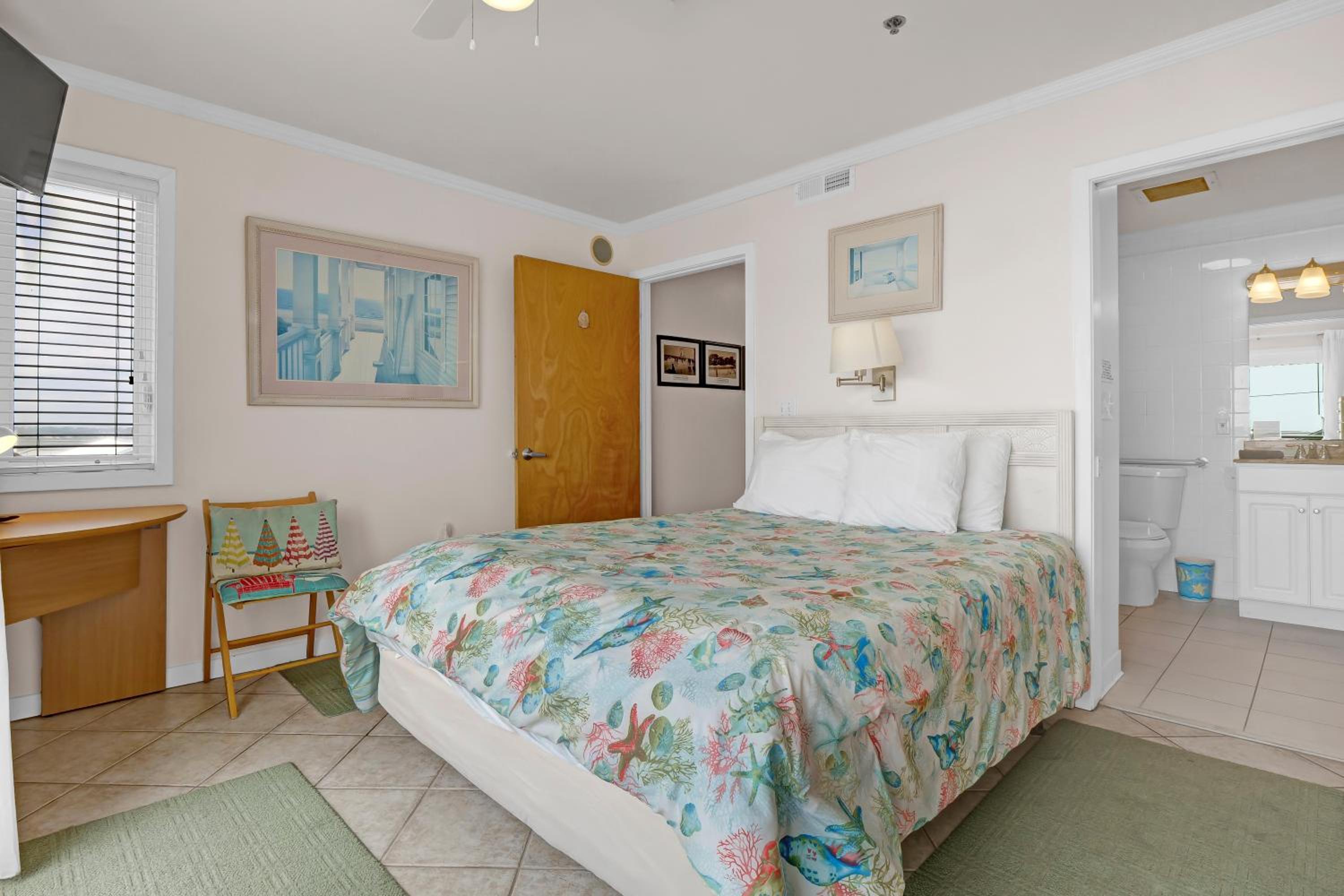 Queen Suite with Sea View