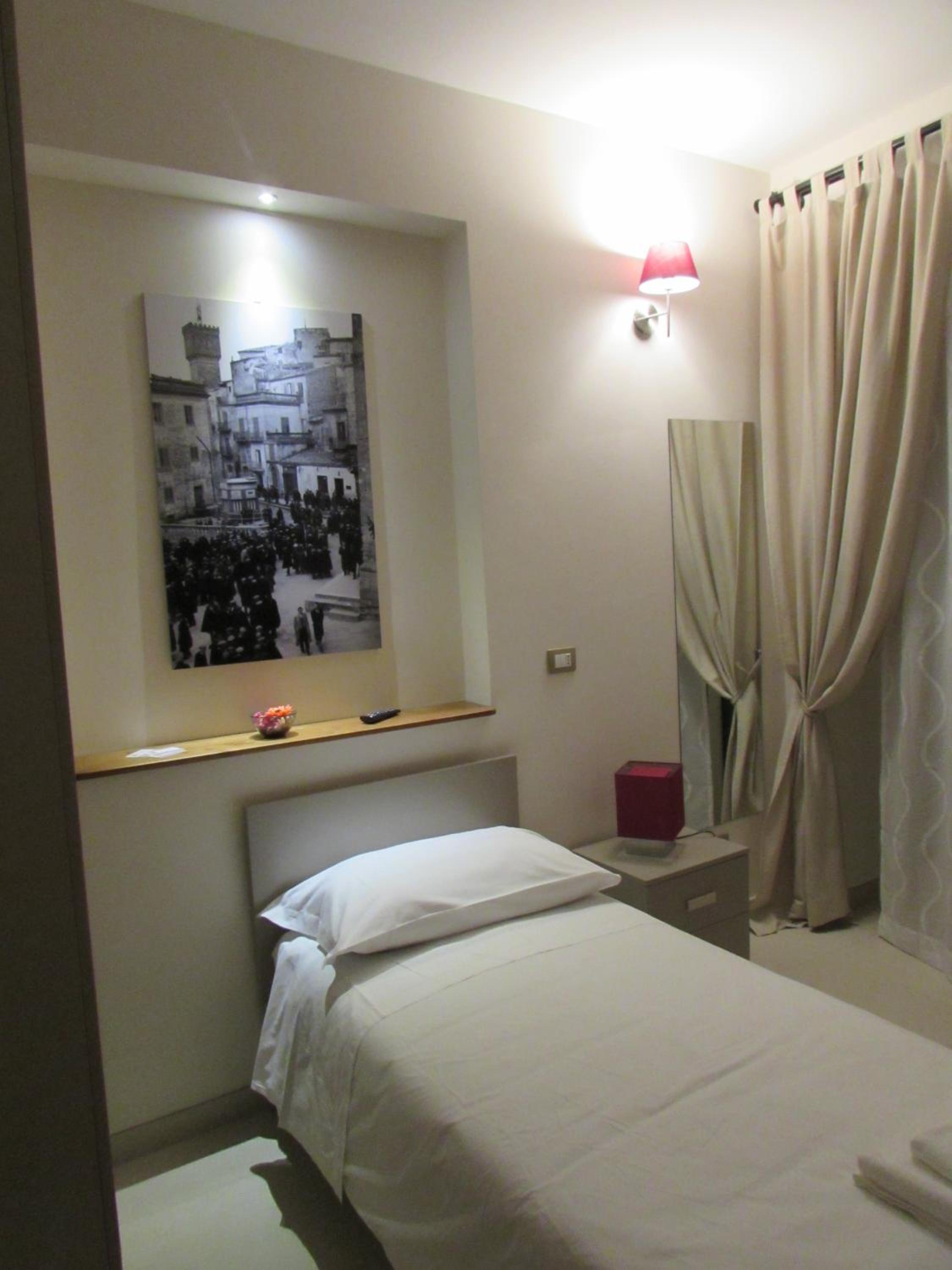 Single Room photo 1