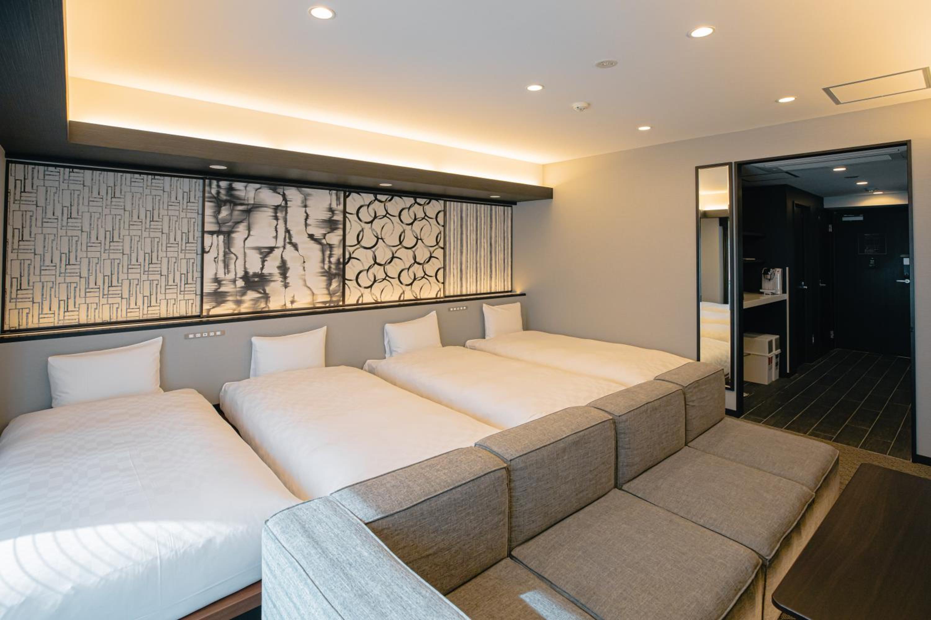 Deluxe Quadruple Room - Photo 18