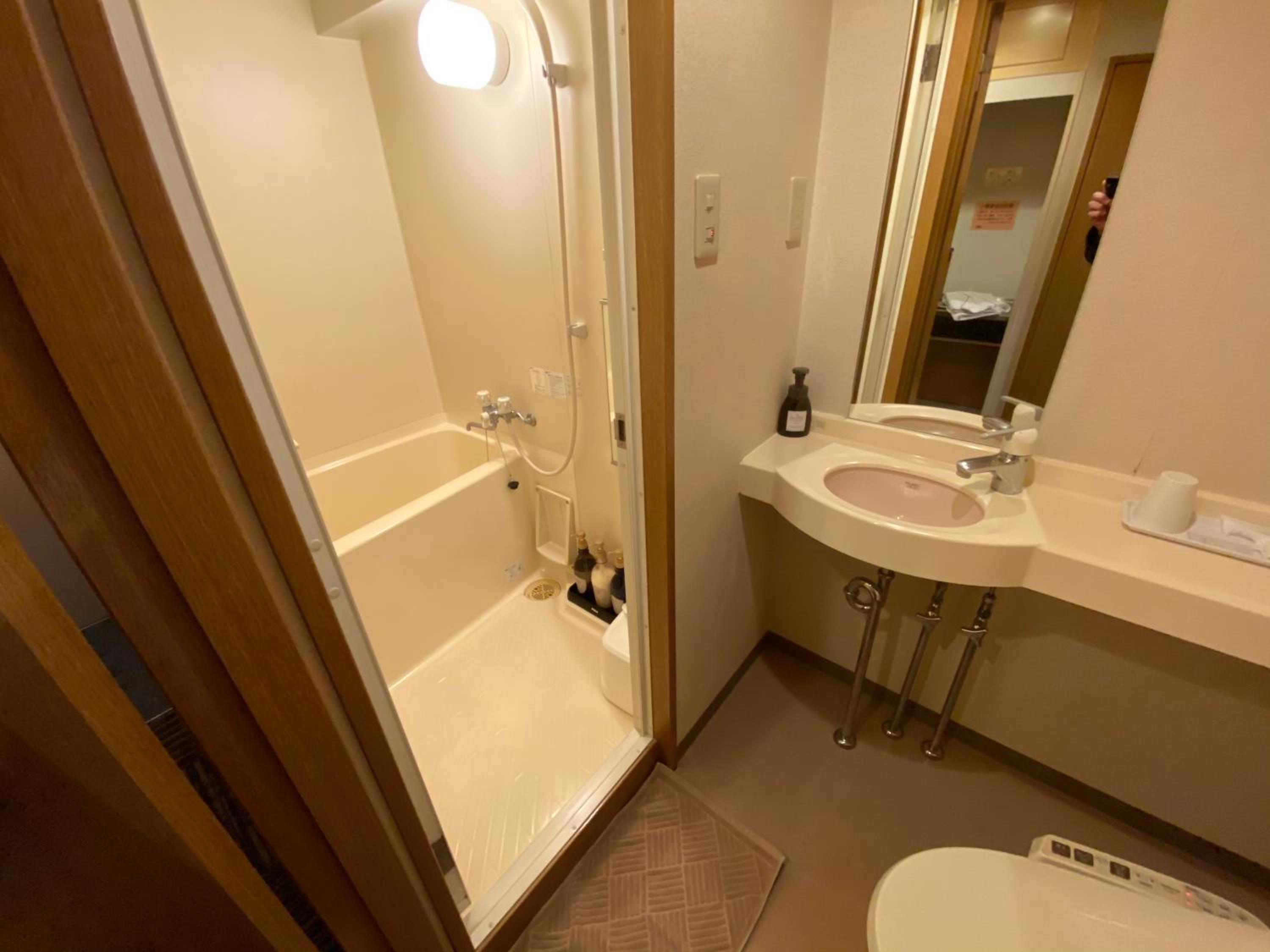 Single Room - Non-Smoking photo 3
