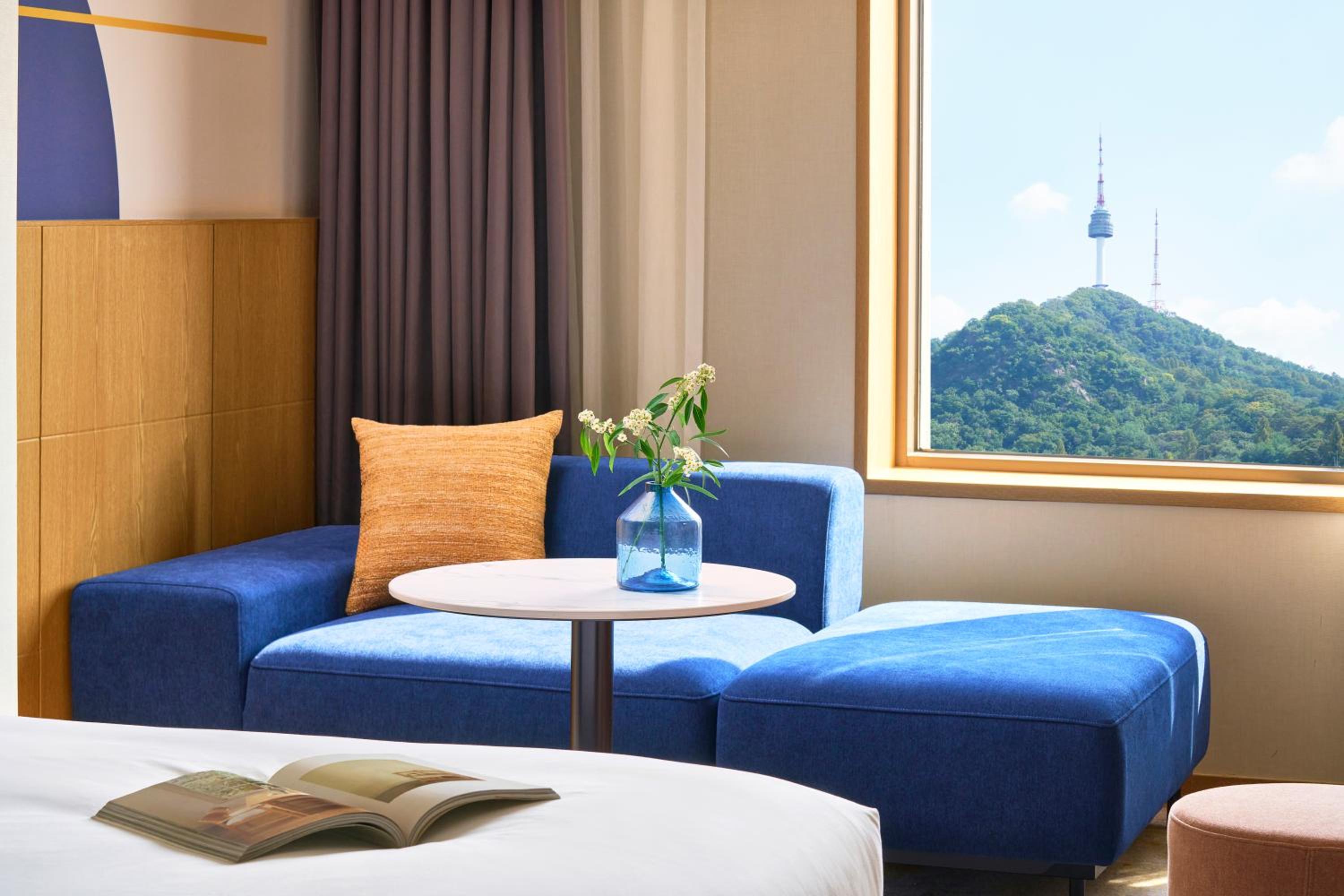 Premium Queen Room with Mountain View - Photo 5