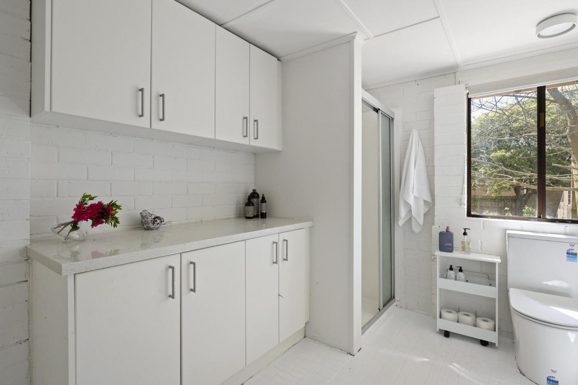 Three-Bedroom House photo 2