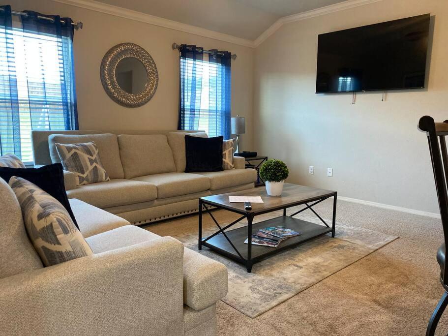 Four-Bedroom House photo 3