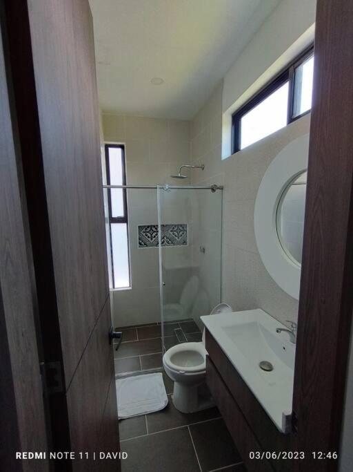 Four-Bedroom House photo 3