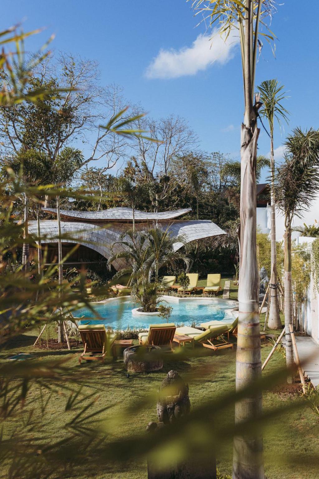 Suite with Pool View - Photo 8
