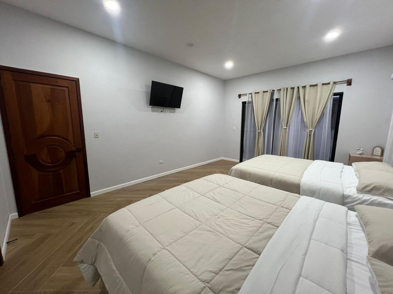 Large Double Room photo 1