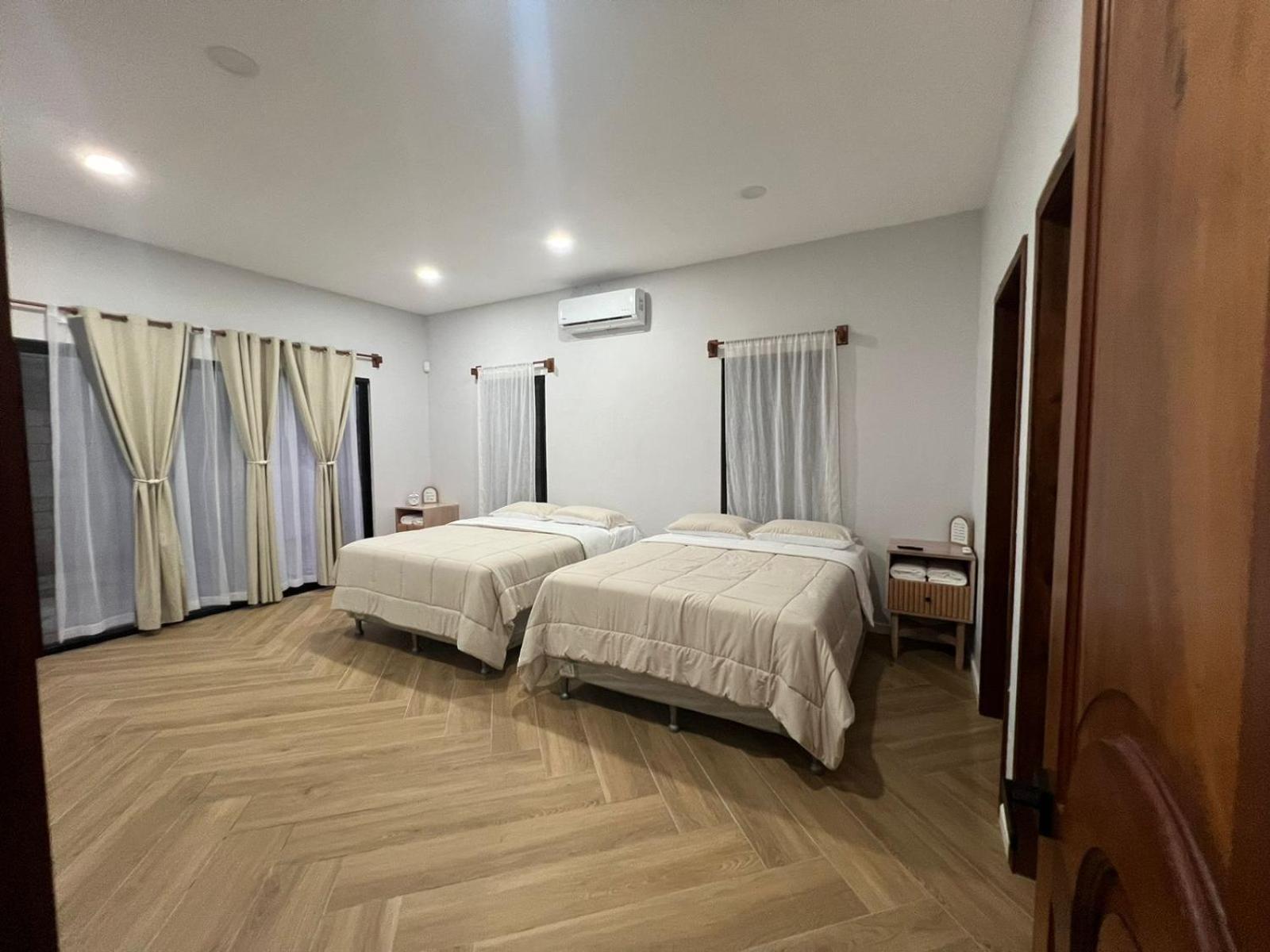 Large Double Room photo 3
