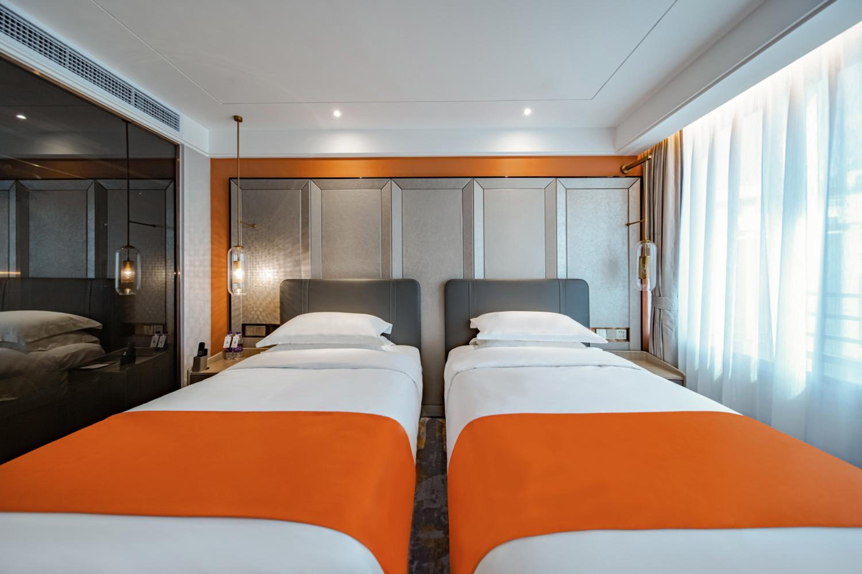 Superior Twin Room(30% discount in Chinese Restaurant except drinks and sea food)