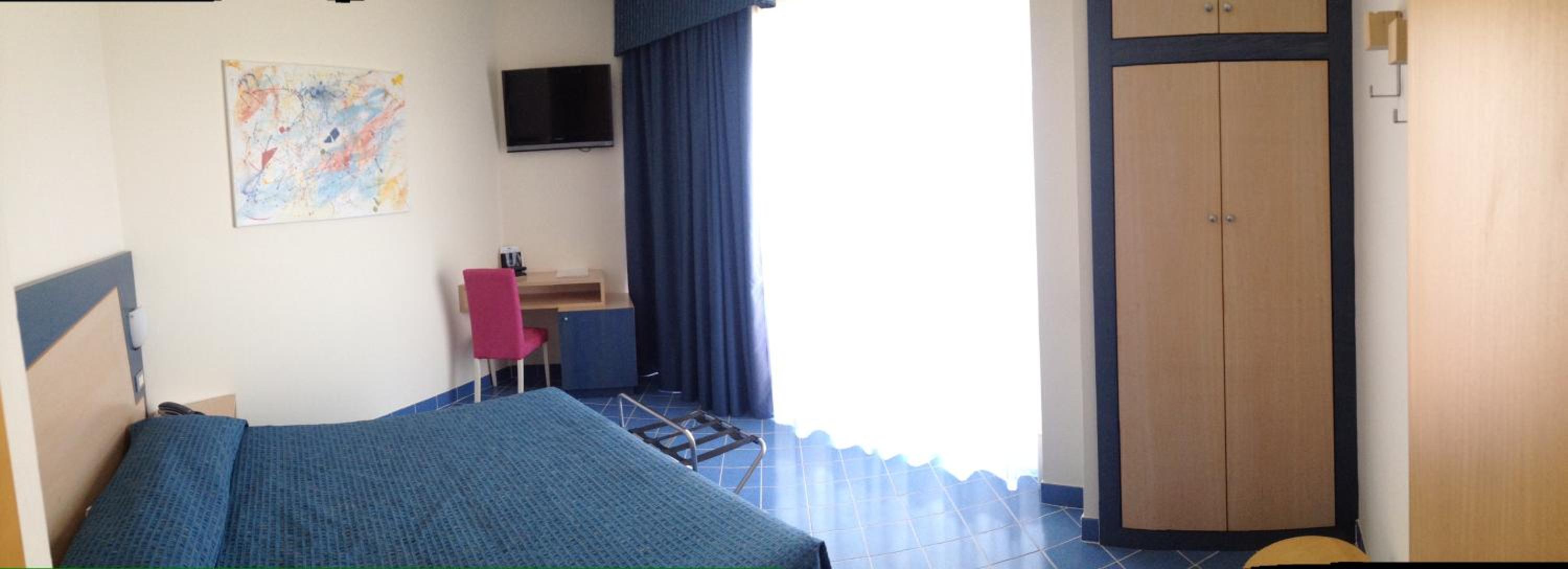 Double Room - Photo 6