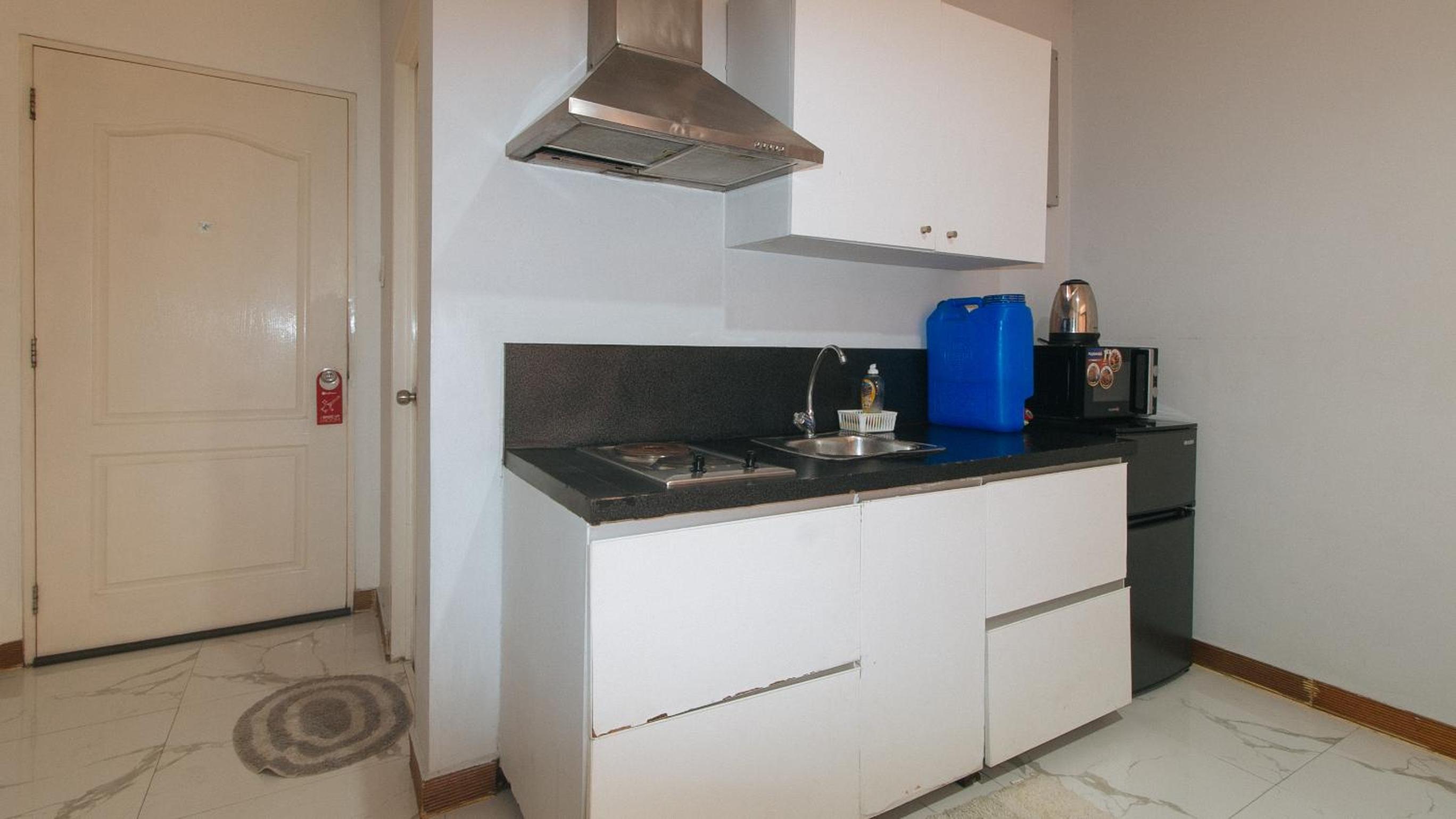 Standard Double Room - Photo 8