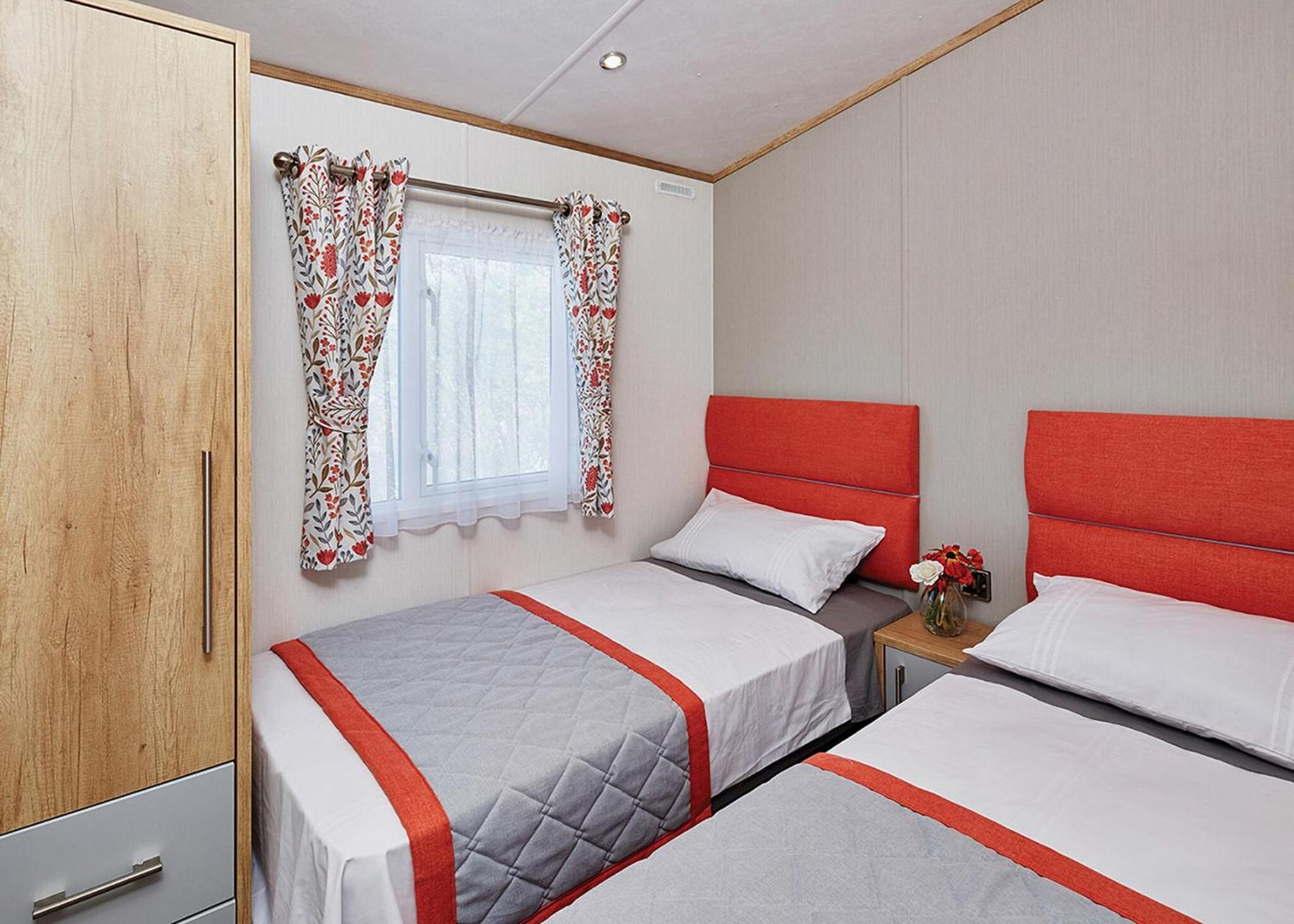 Two-Bedroom Holiday Home 4 photo 2