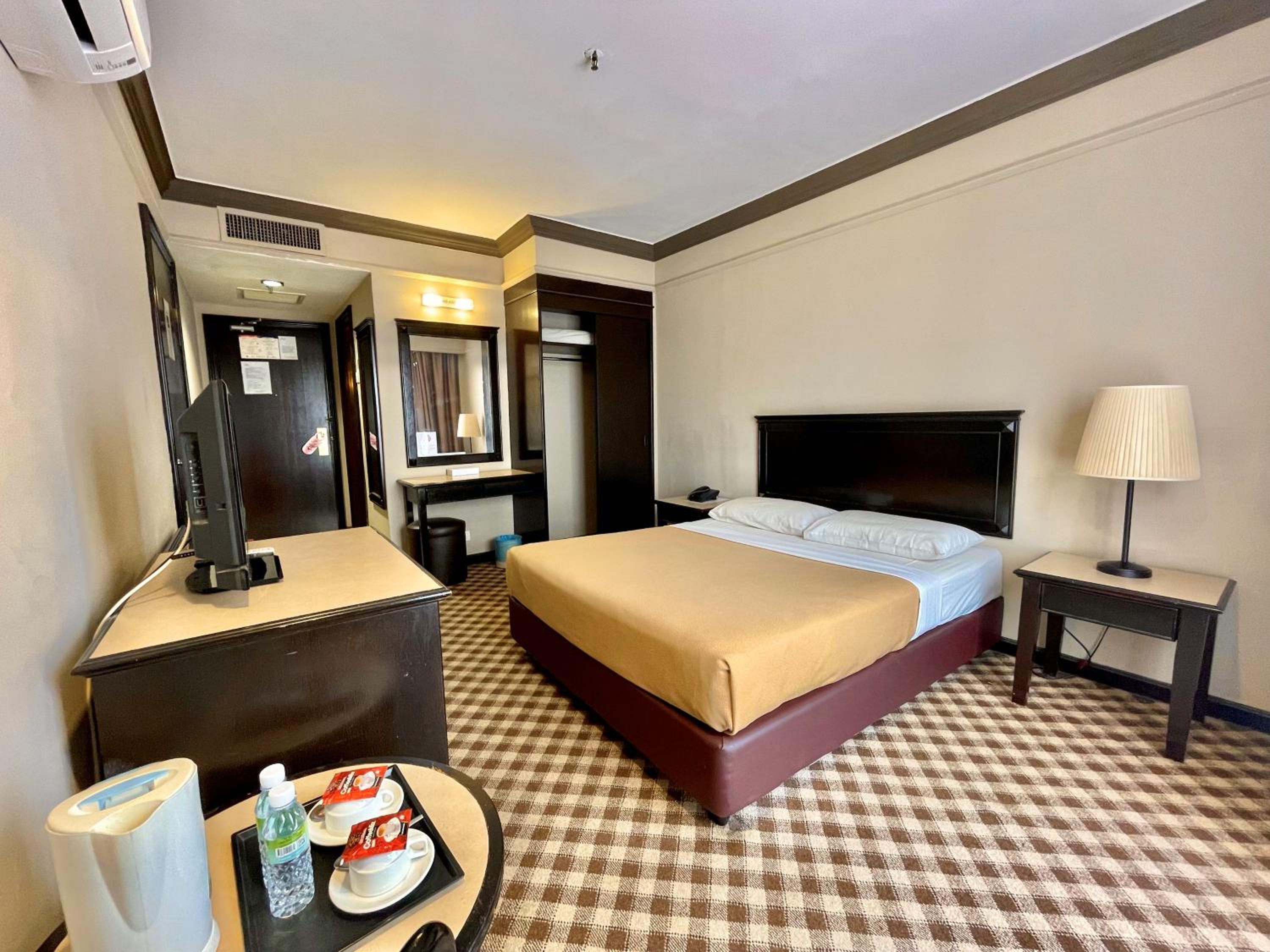 Deluxe King Room photo 3