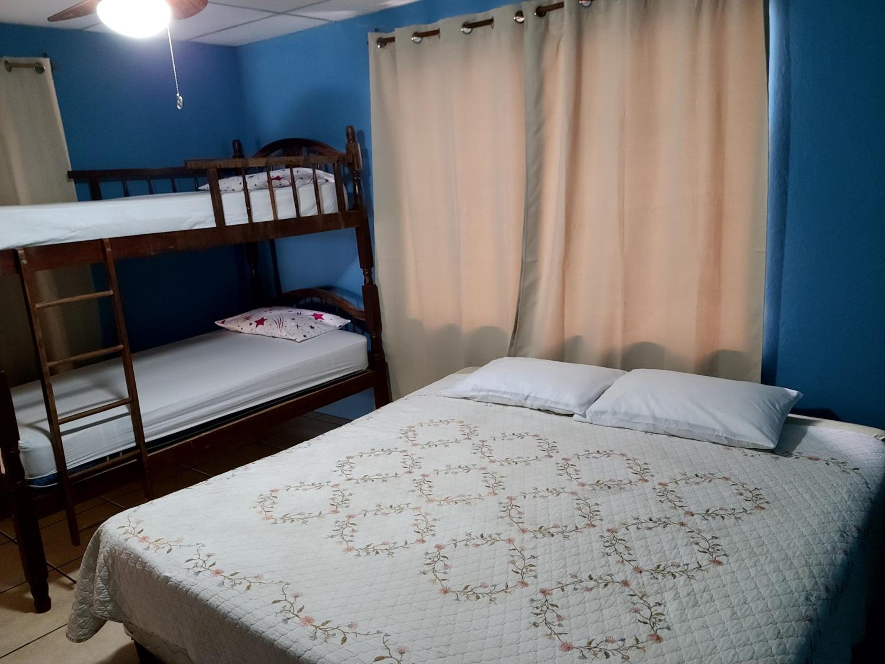 Quadruple Room with Private Bathroom photo 1