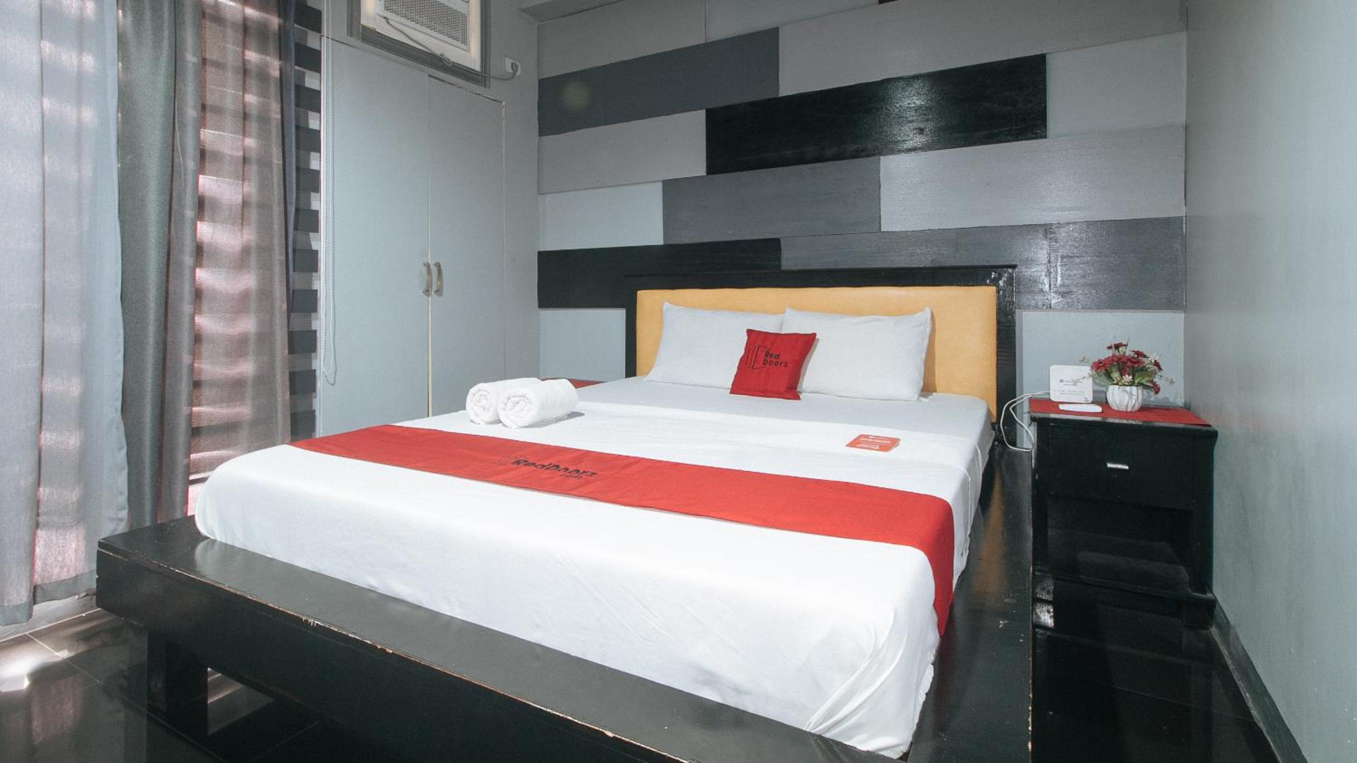 Deluxe Room - Photo 6