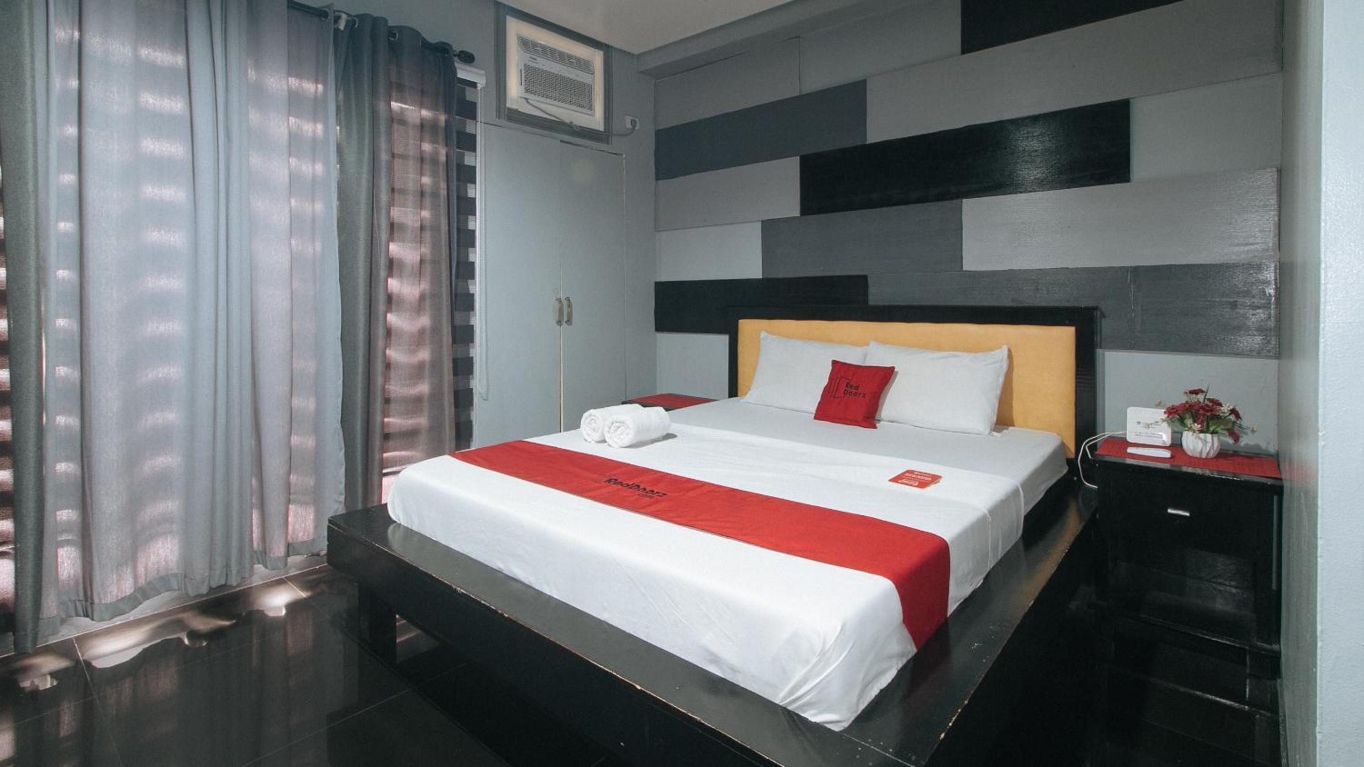 Deluxe Room - Photo 4