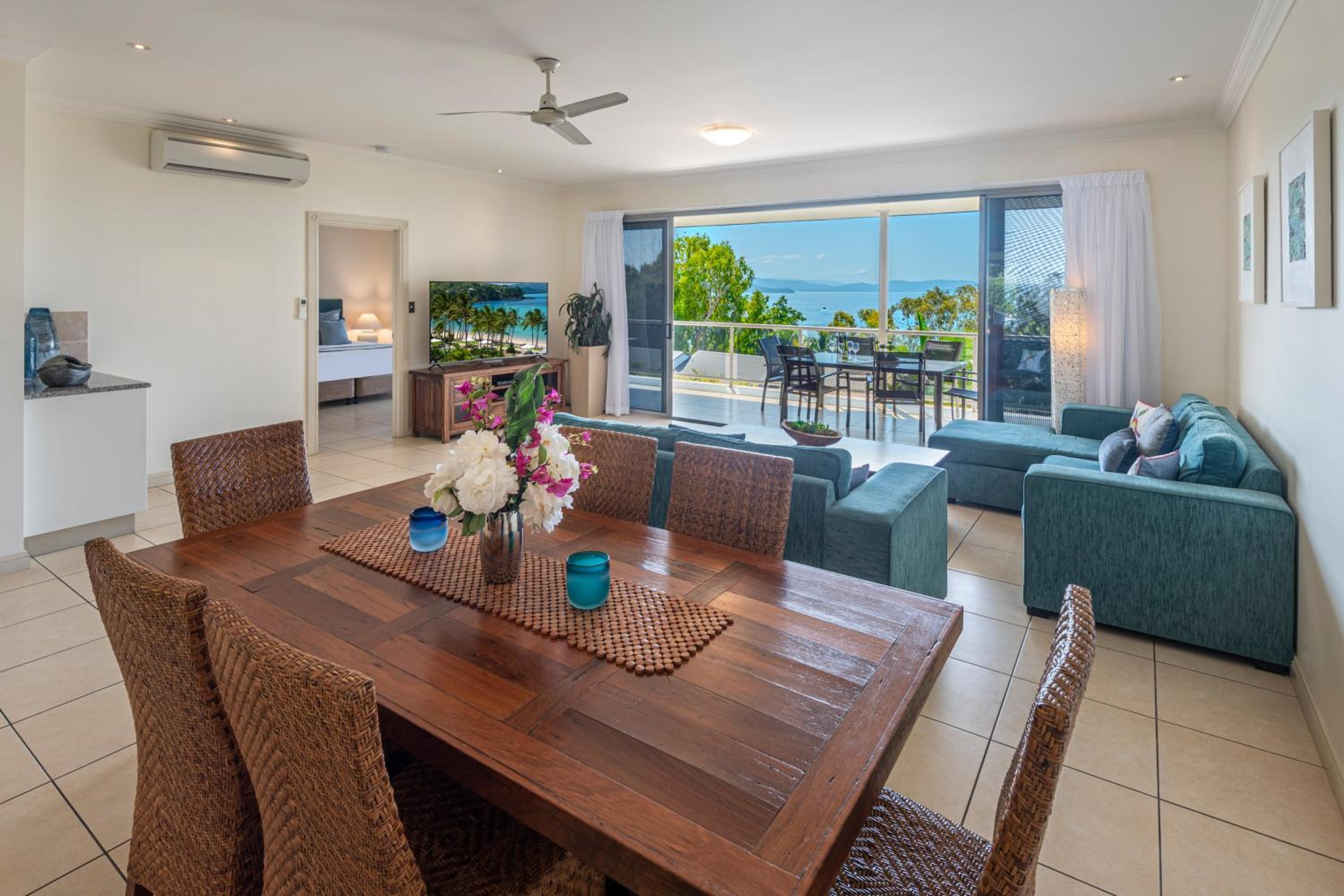 Two-Bedroom Apartment - Blue Water Views 05  photo 1