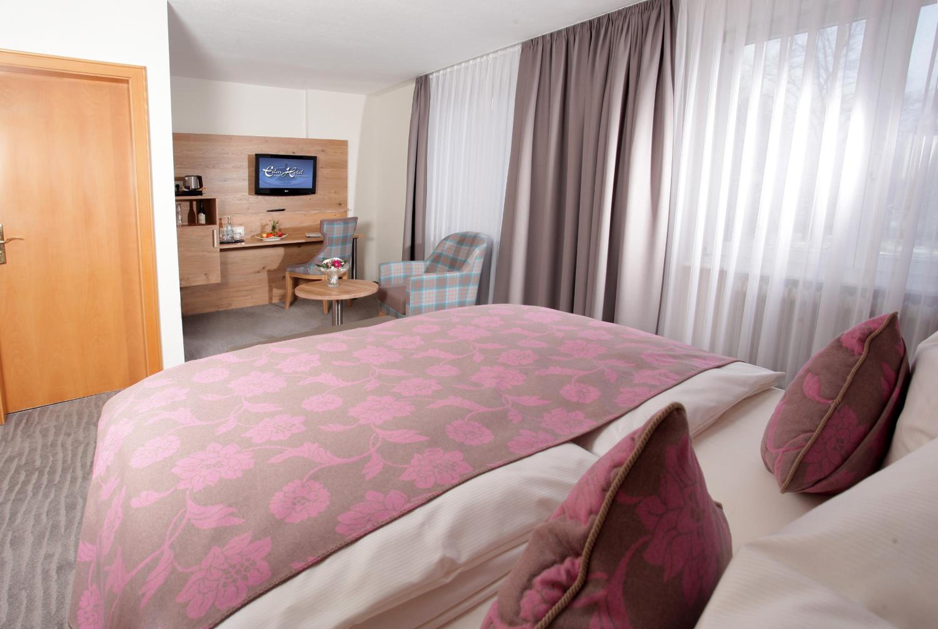Superior Double Room with Balcony including access to Vita Classica Thermalbald photo 3