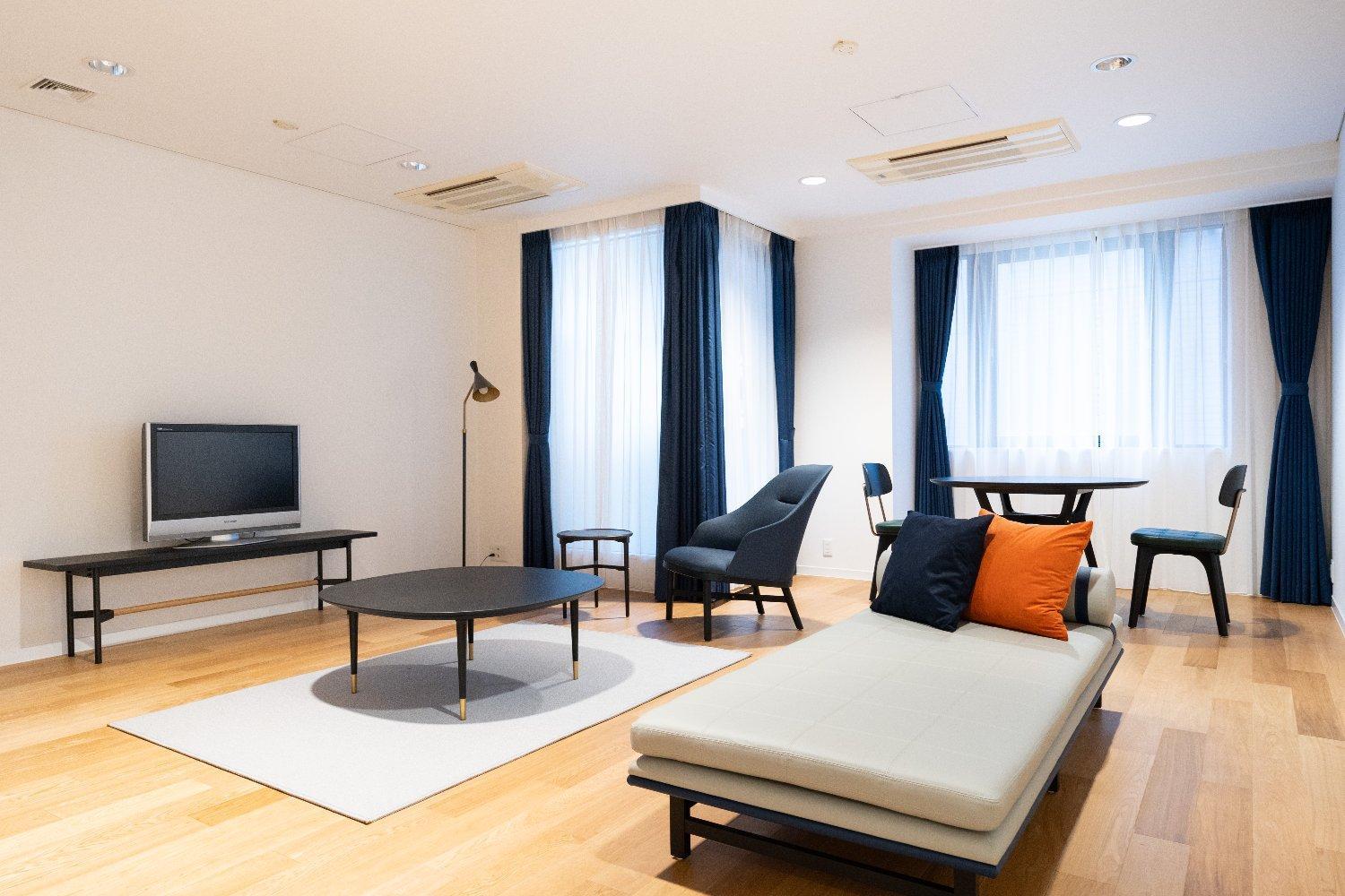 One-Bedroom Apartment photo 1