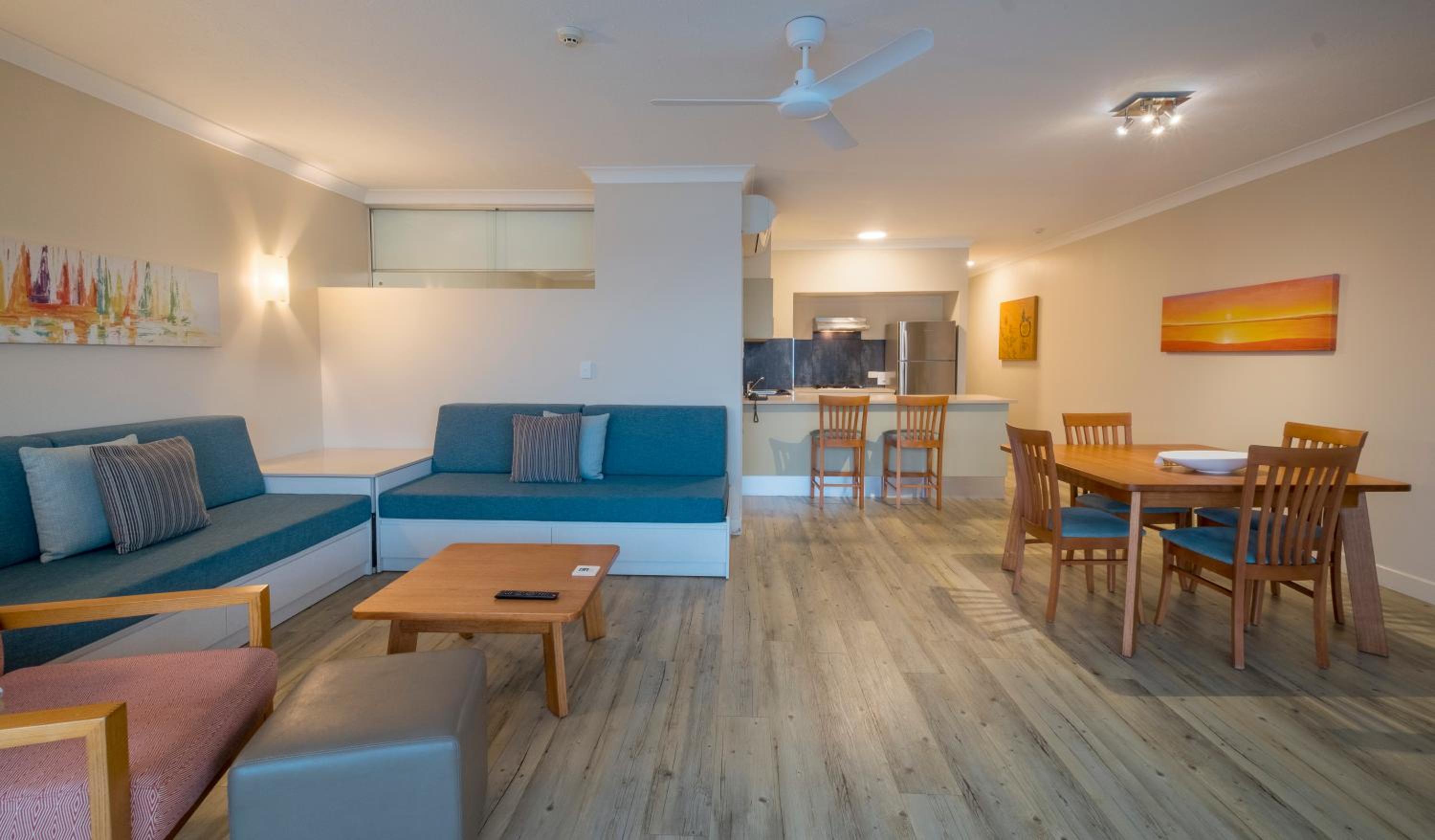 Deluxe One-Bedroom Apartment with Sea View