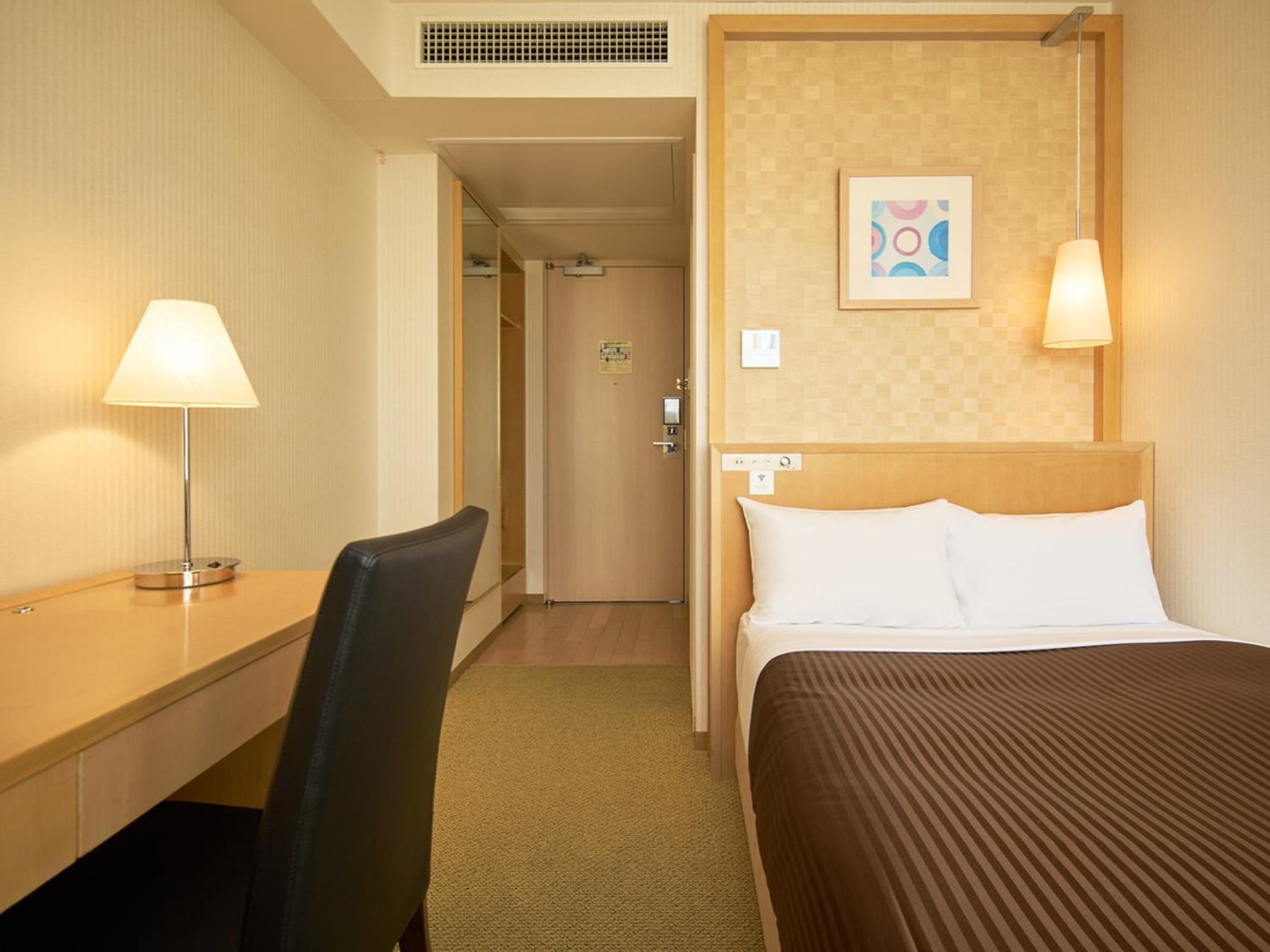 Standard Double Room with Small Double Bed - Non-Smoking - Comfort Floor photo 2