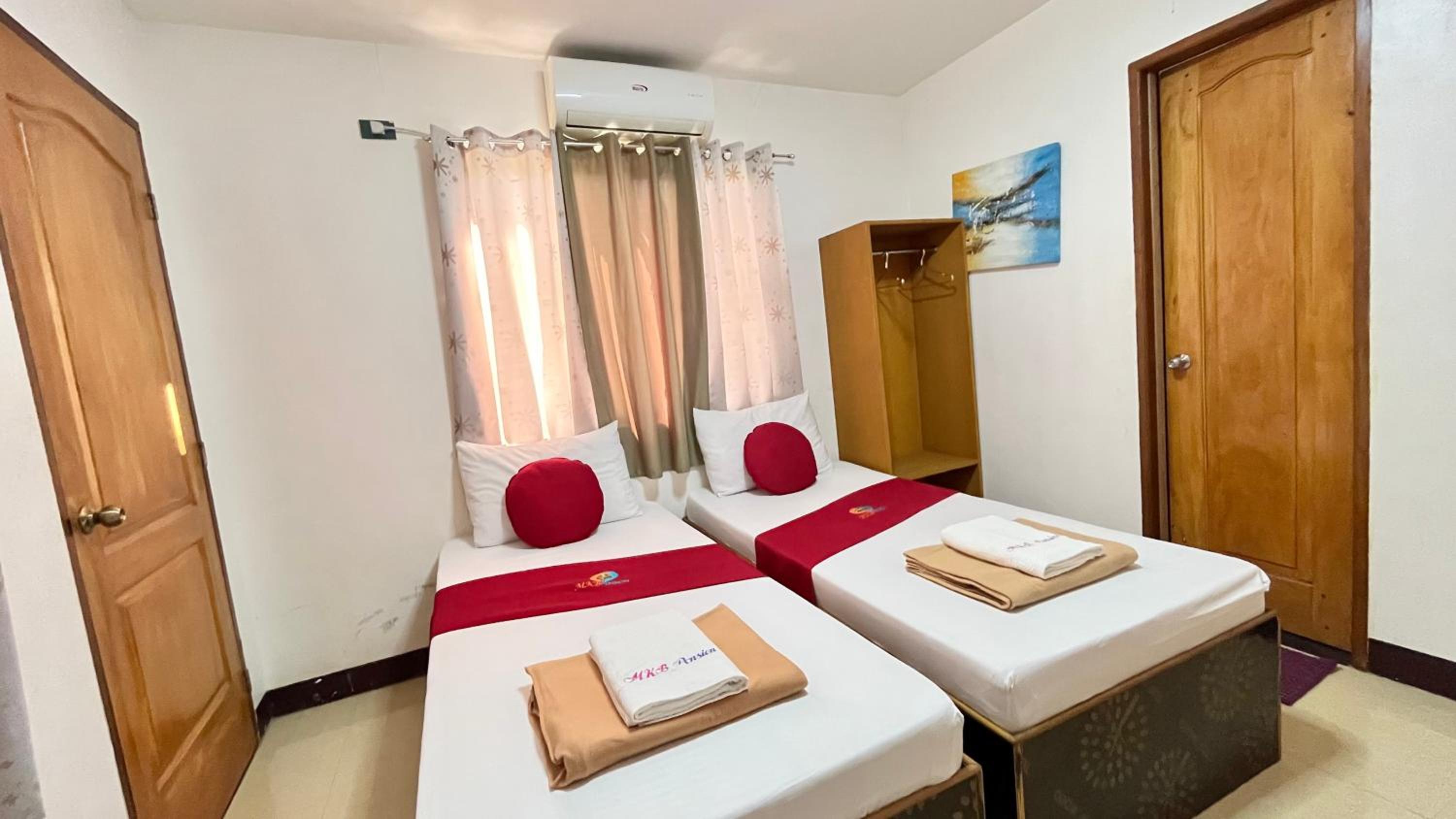 Twin Room - Photo 3