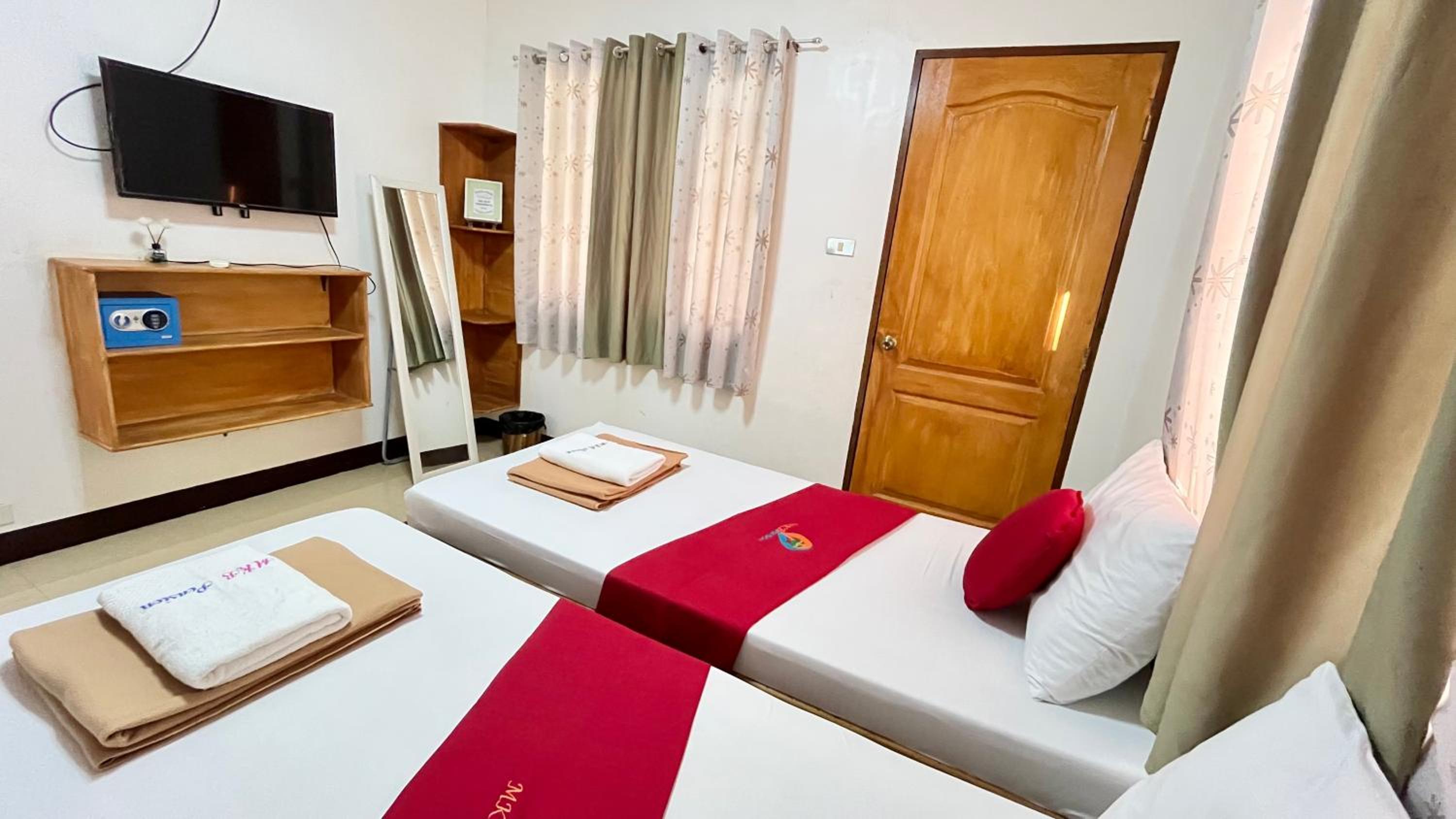 Twin Room - Photo 10