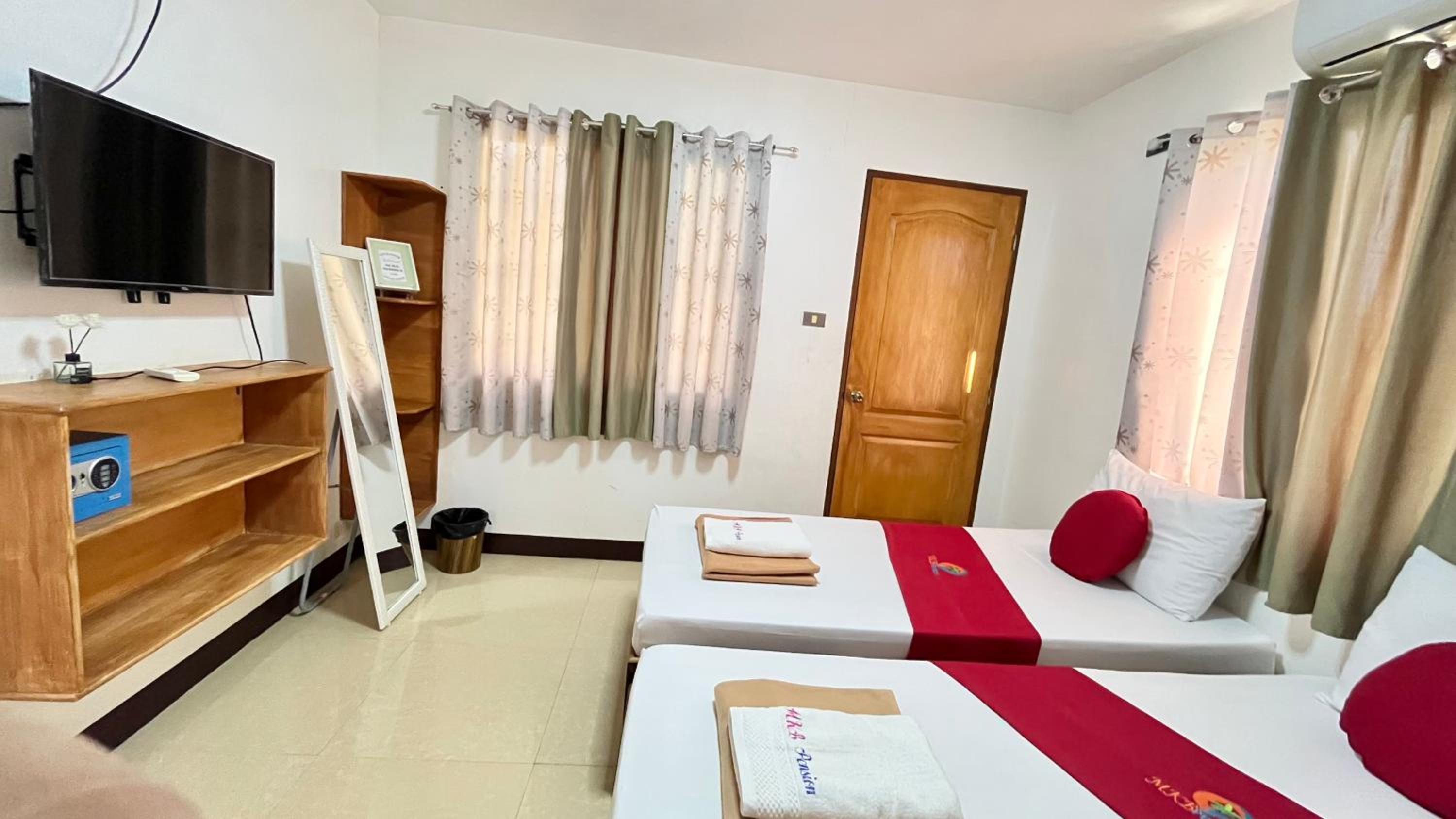 Twin Room - Photo 6