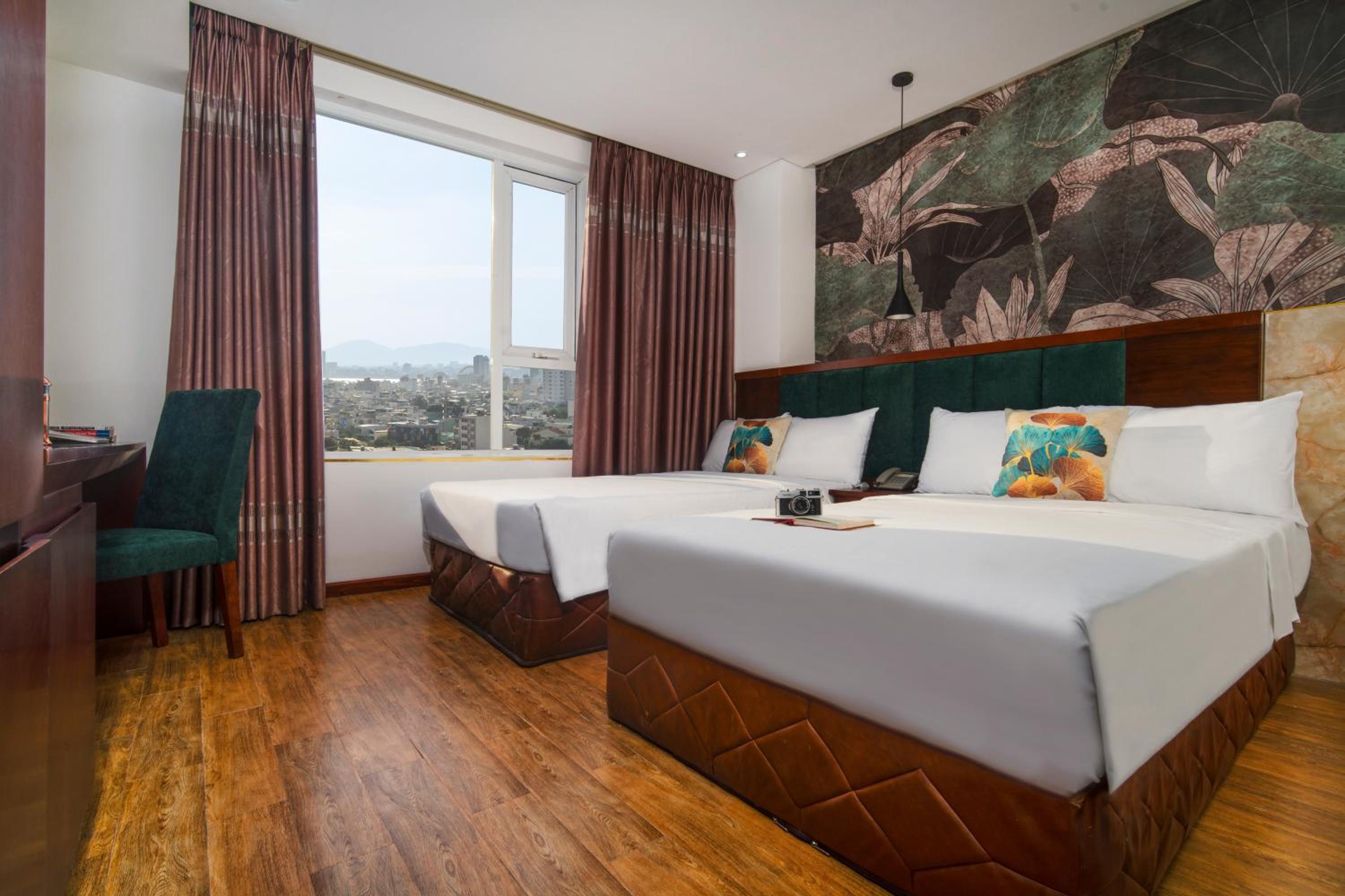 Twin Room With City View - Photo 3