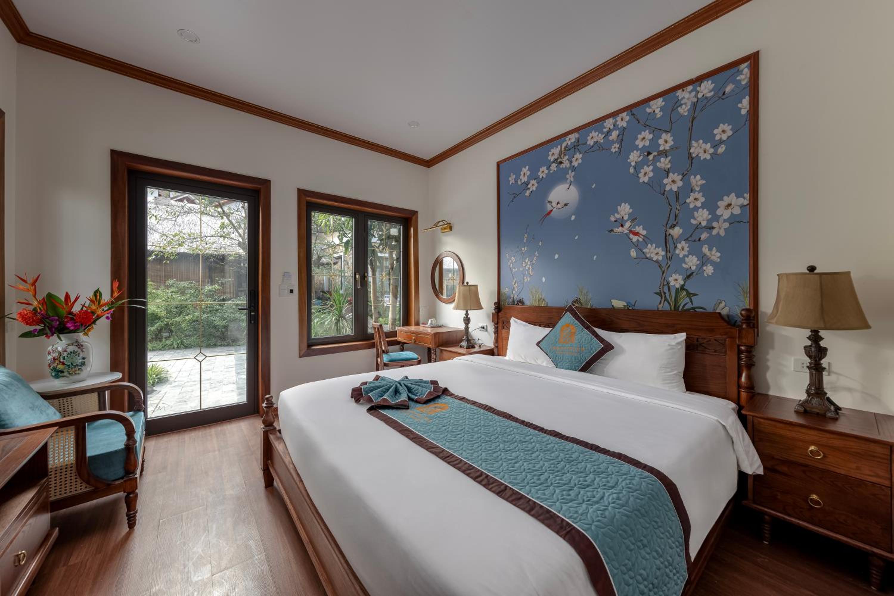 Deluxe Bungalow with Garden View photo 2