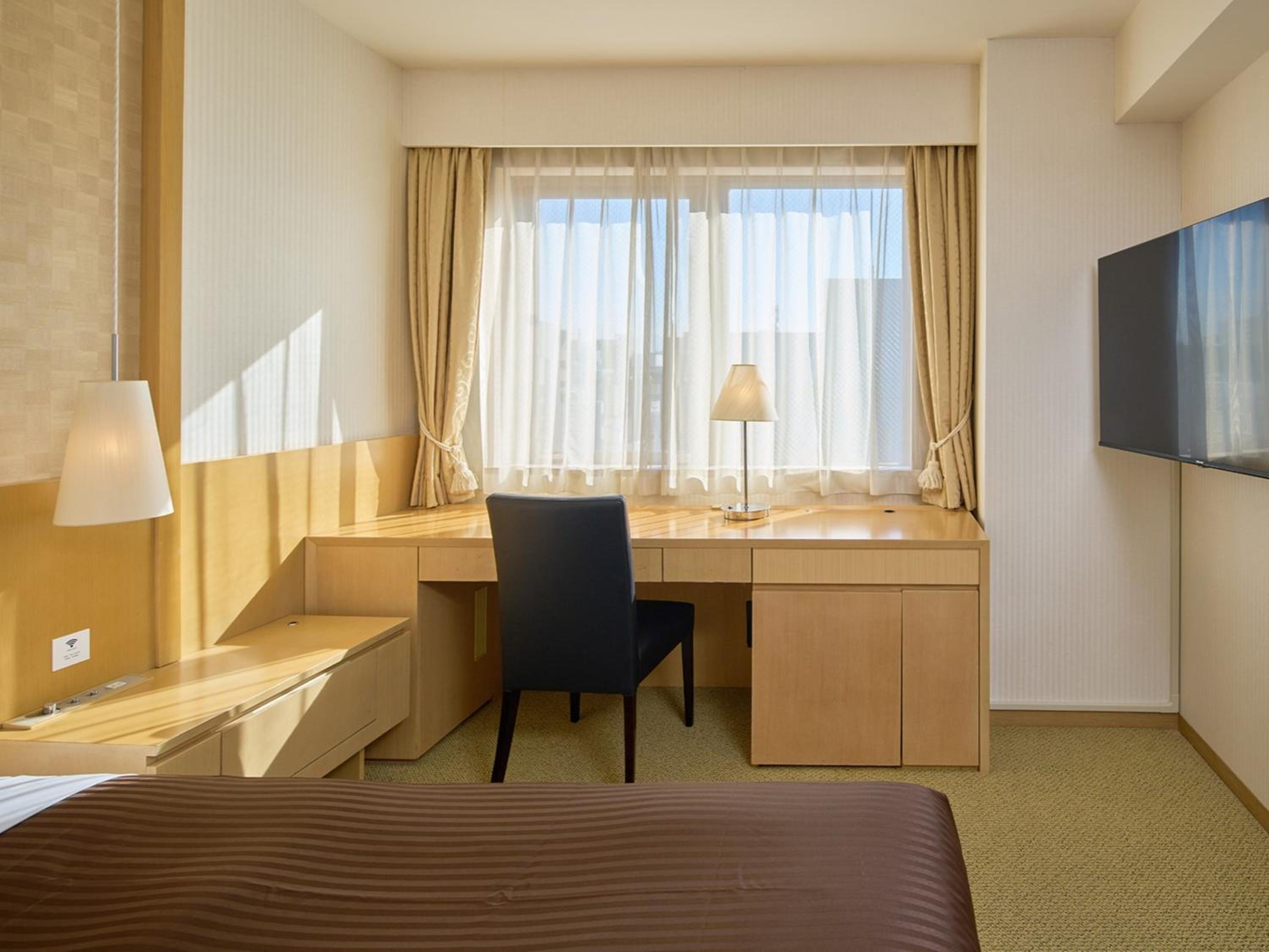 Superior Double Room with Small Double Bed - Non-Smoking - Comfort Floor photo 3