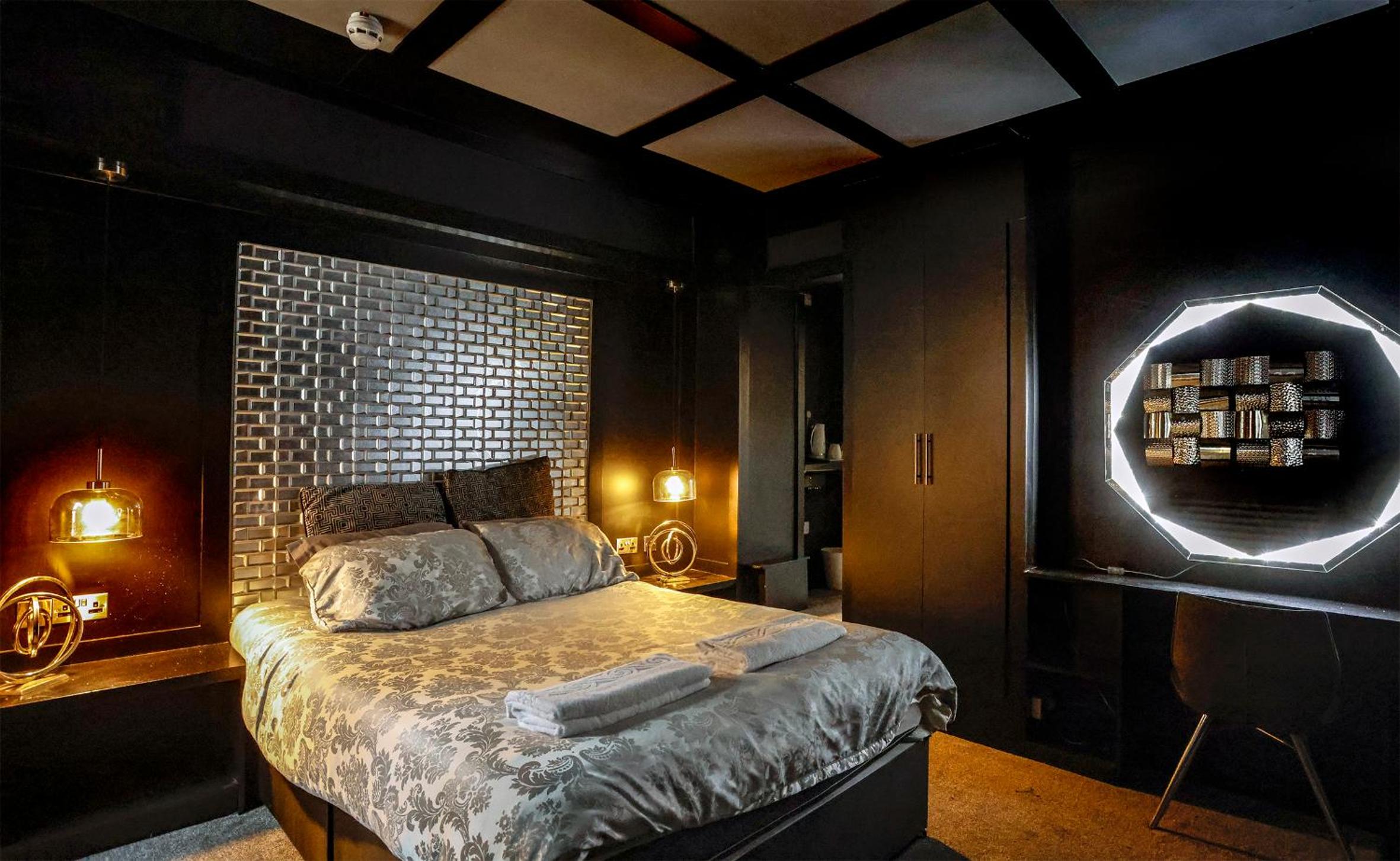 Queen Suite photo 1